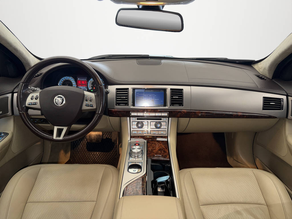 JAGUAR XF 3.0 V6 D S Premium Luxury-image-13