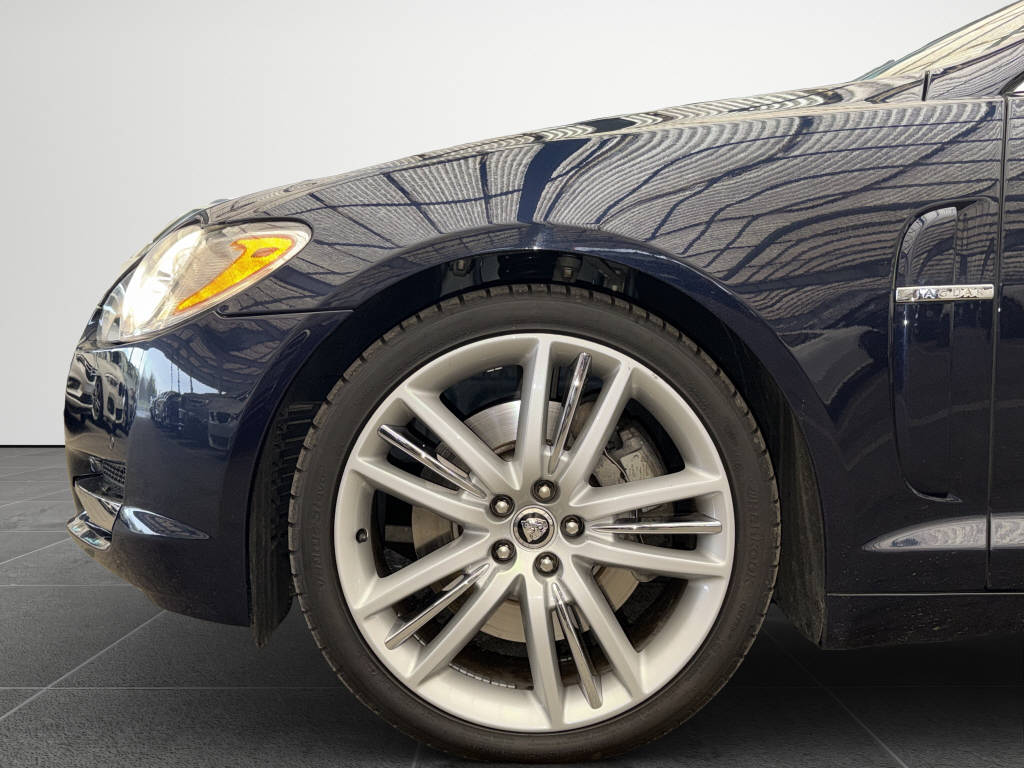 JAGUAR XF 3.0 V6 D S Premium Luxury-image-16