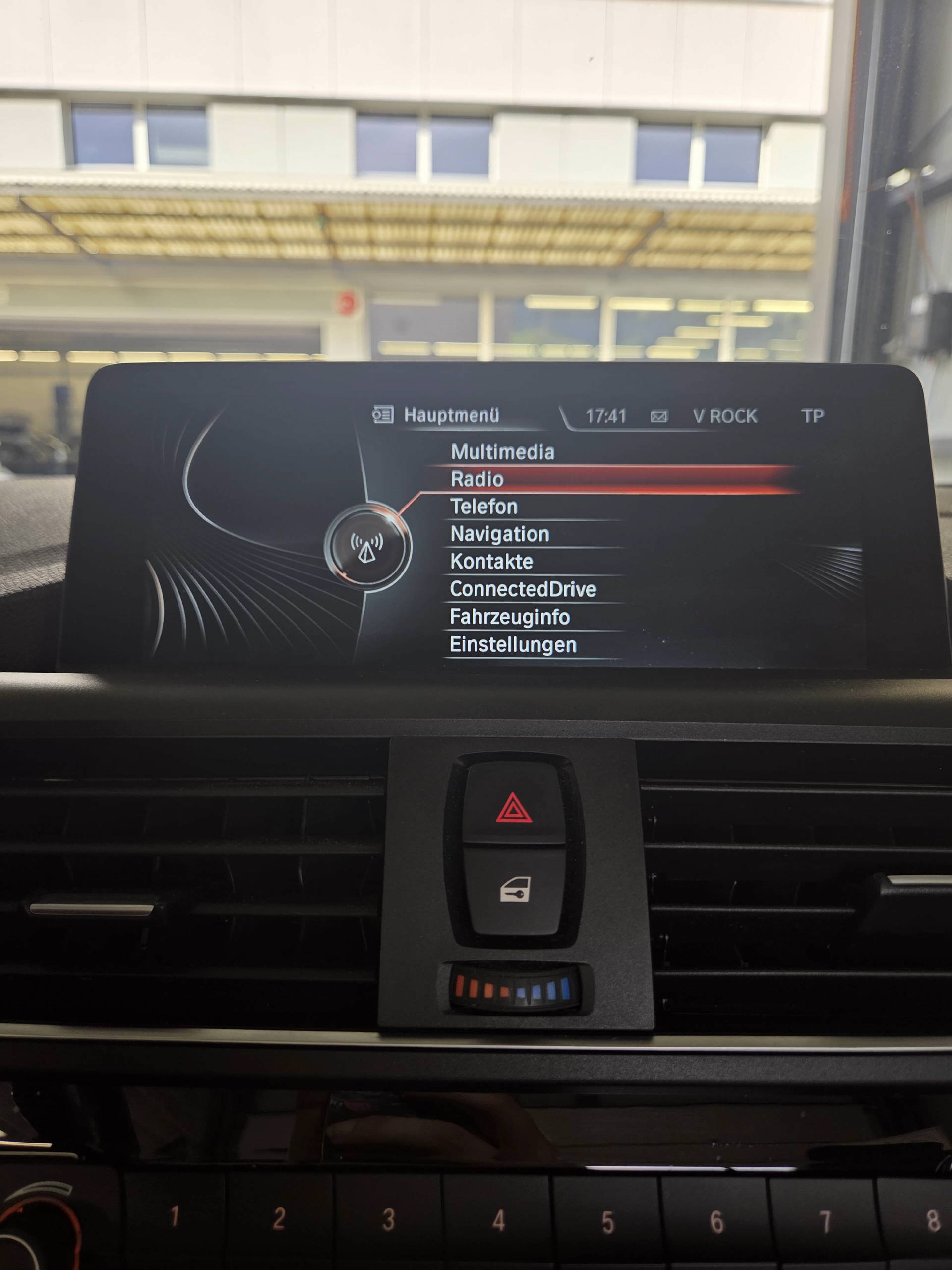 BMW M235i xDrive SAG Cabrio-image-11