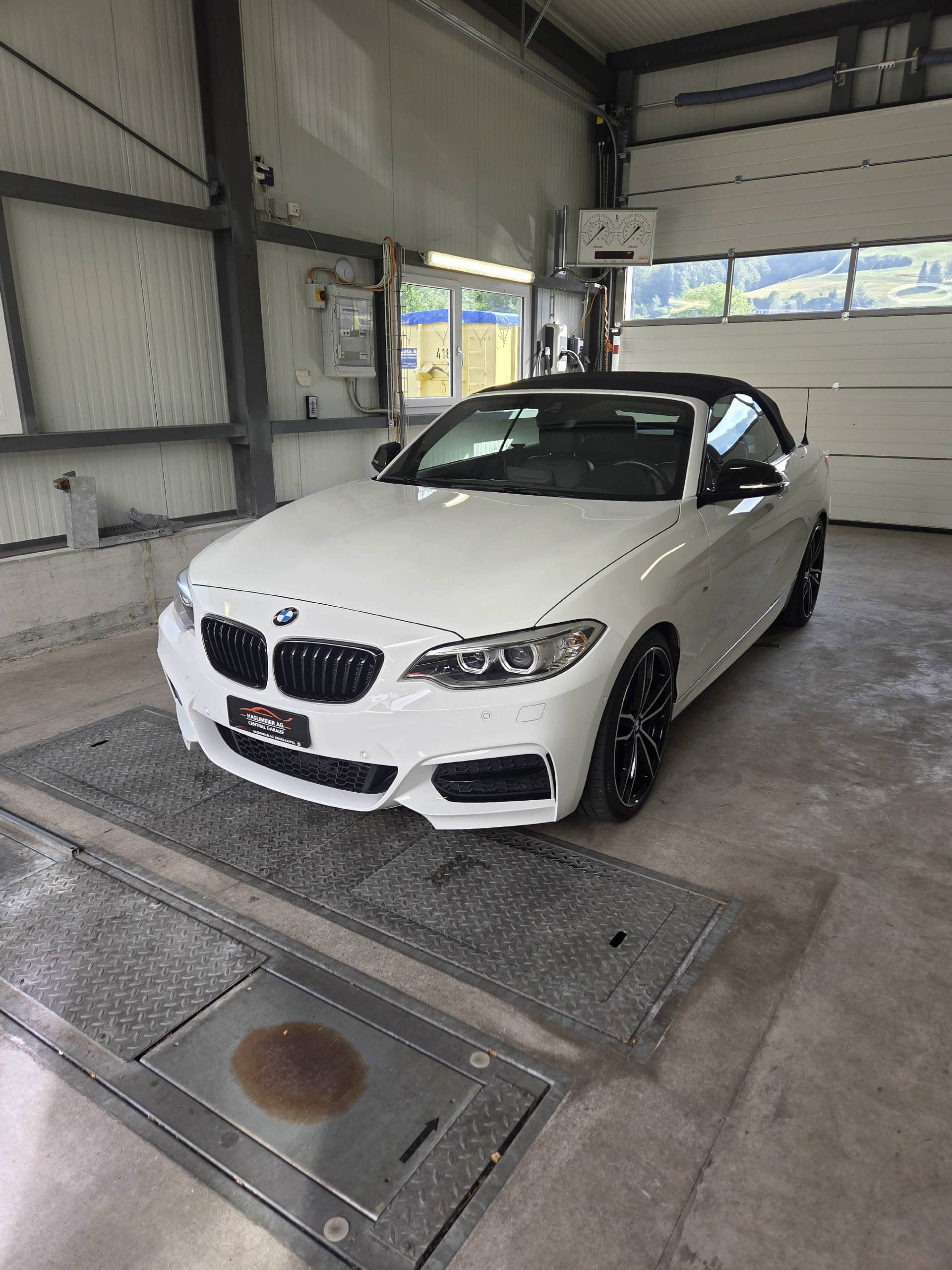 BMW M235i xDrive SAG Cabrio-image-0