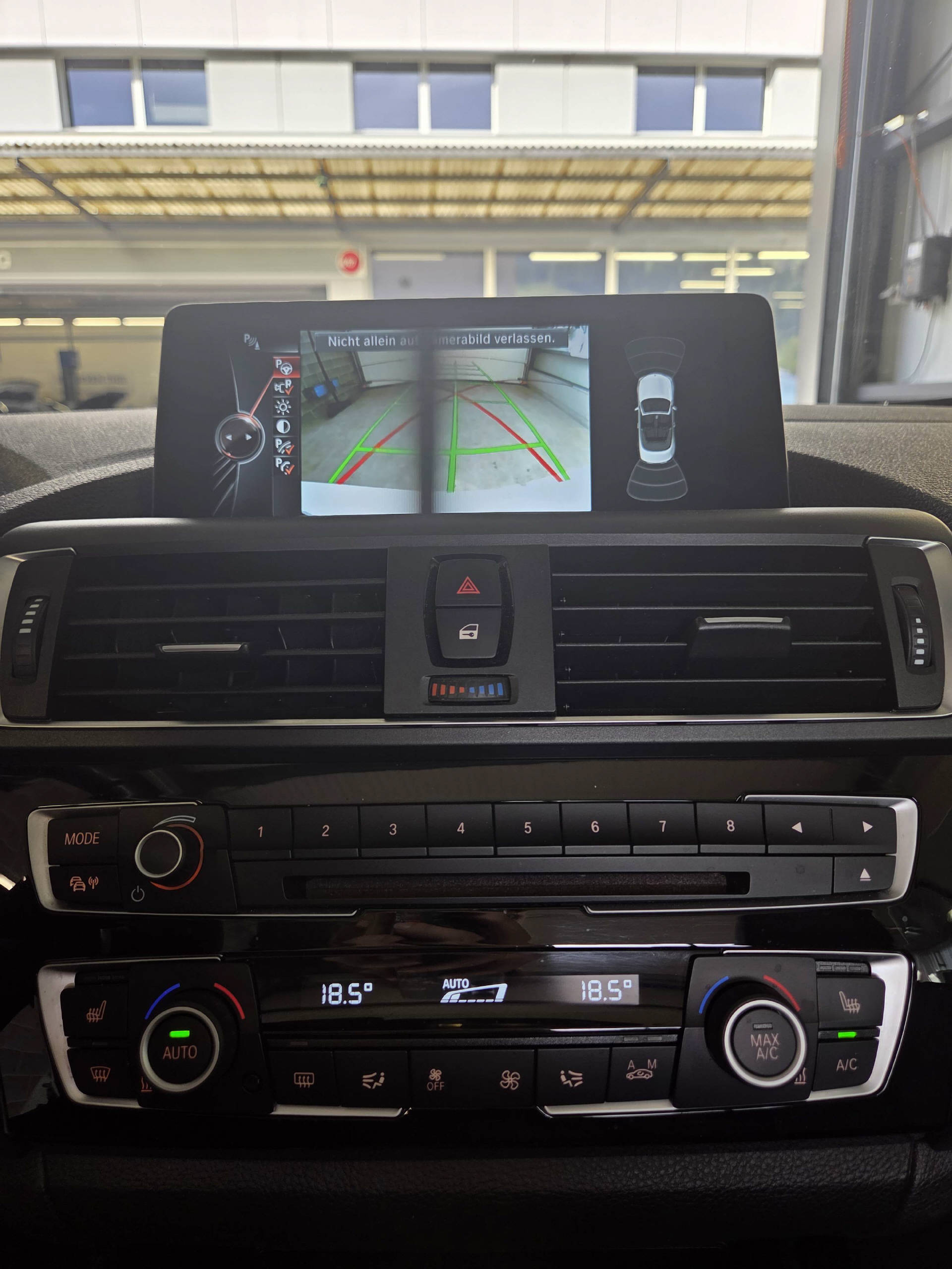 BMW M235i xDrive SAG Cabrio-image-10