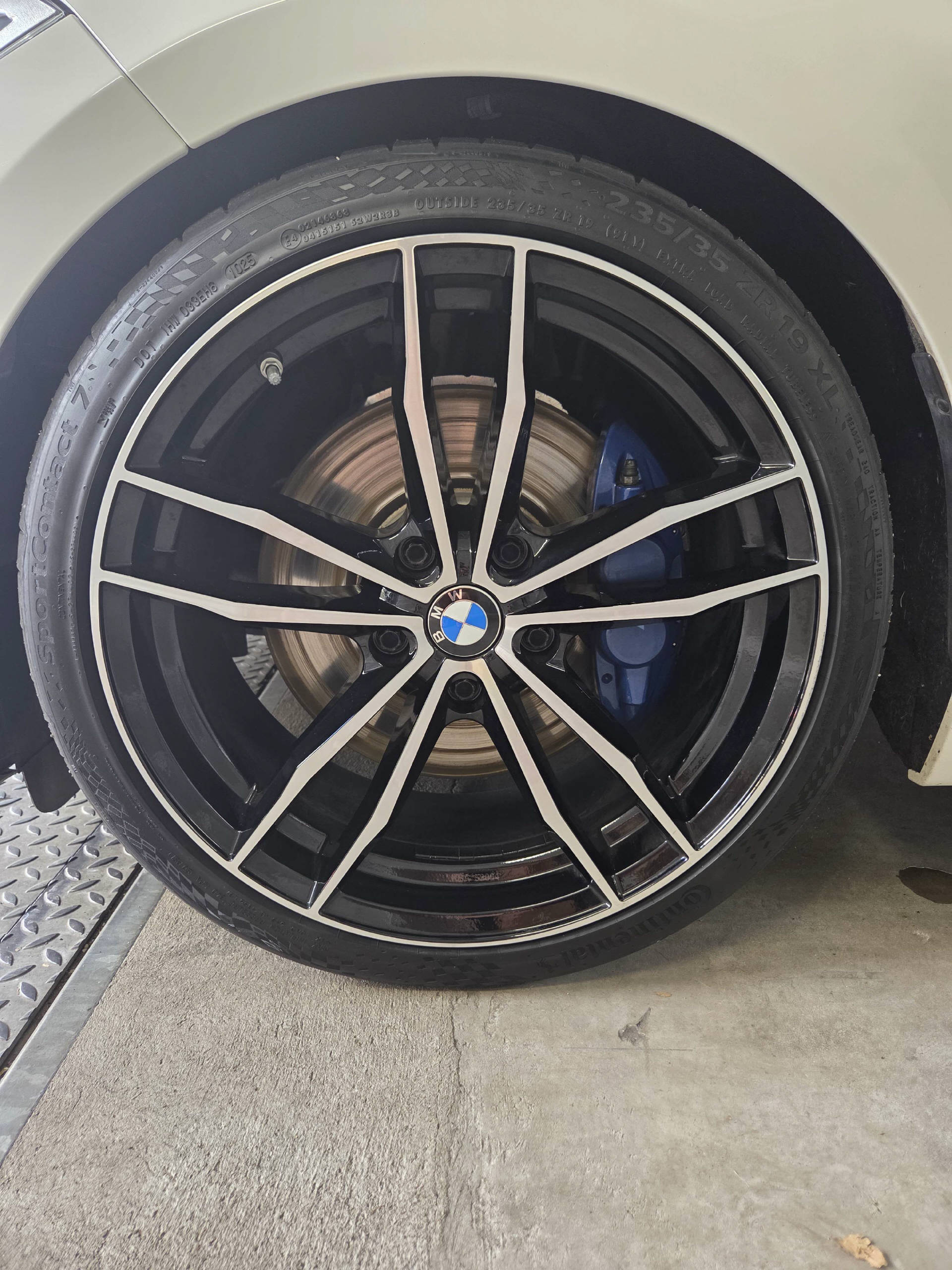 BMW M235i xDrive SAG Cabrio-image-15