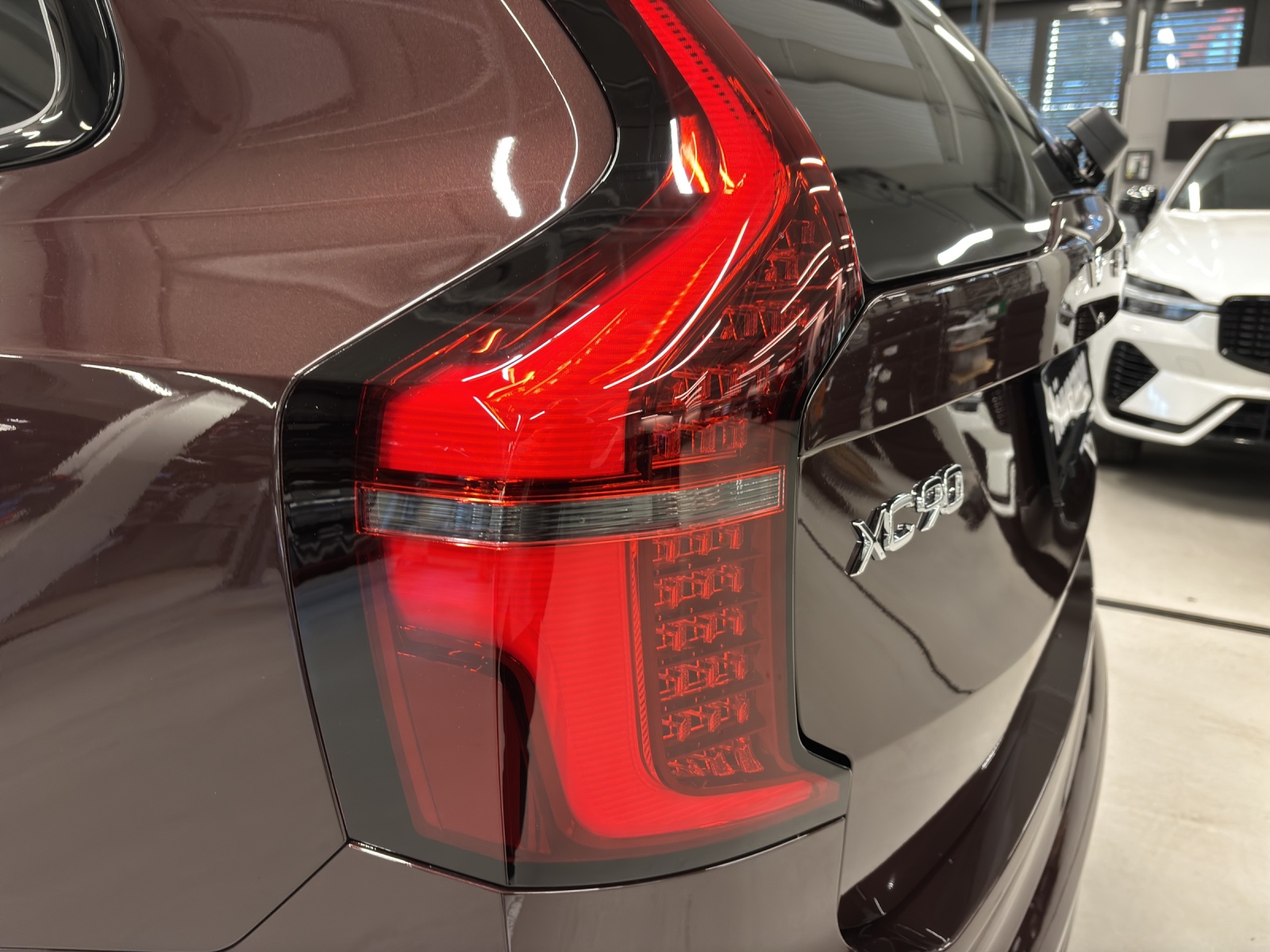 VOLVO XC90 2.0 T8 TE XCLUSIVE Edition Dark eAWD-image-14