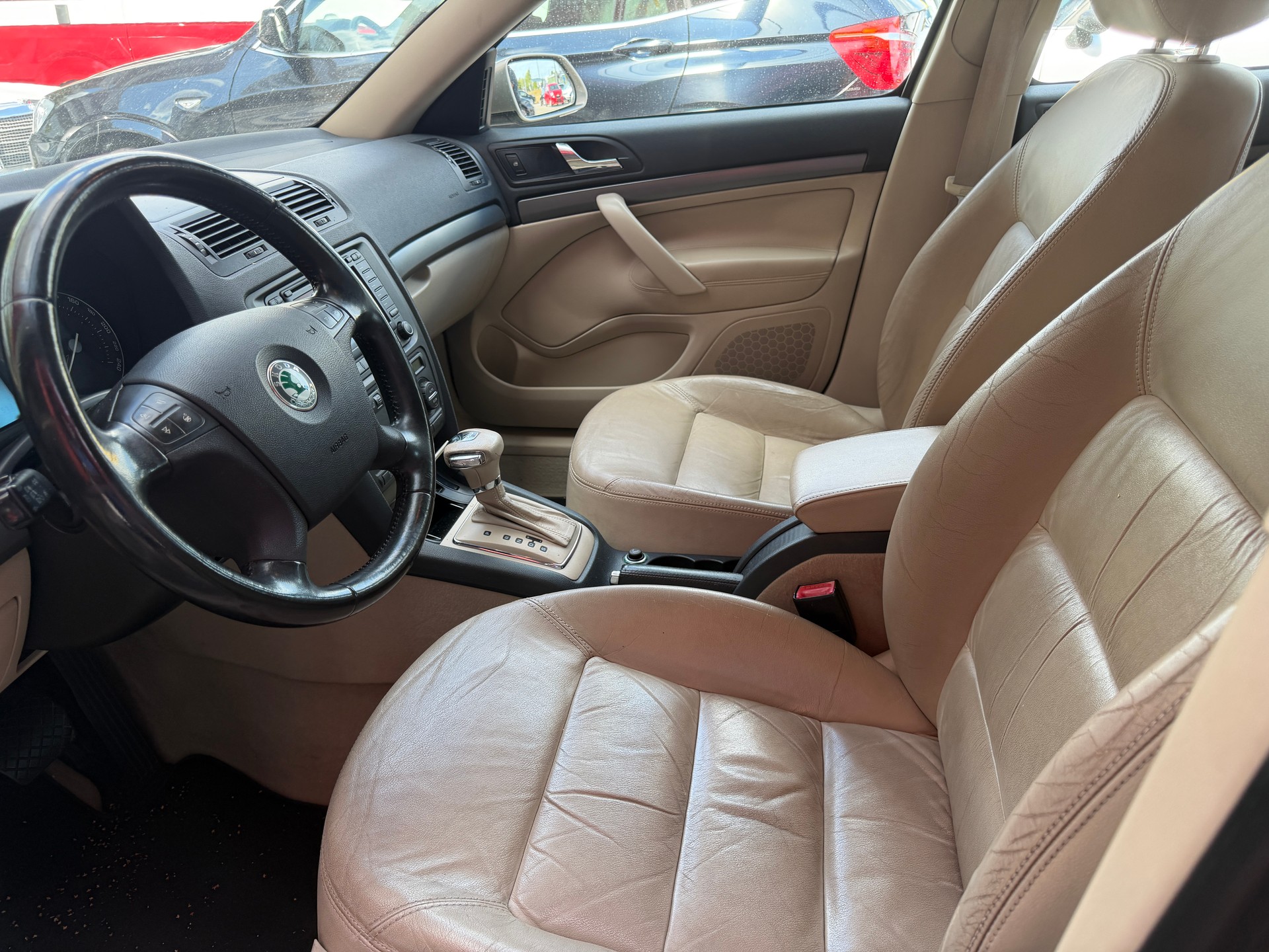 SKODA Octavia 1.9 TDI Elegance-image-8