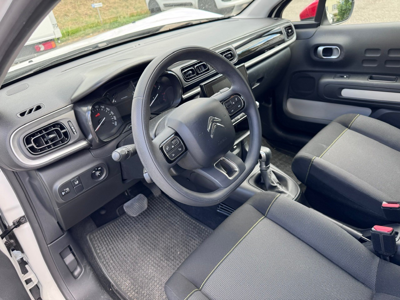 CITROEN C3 1.2i PureTech Feel EAT-image-6