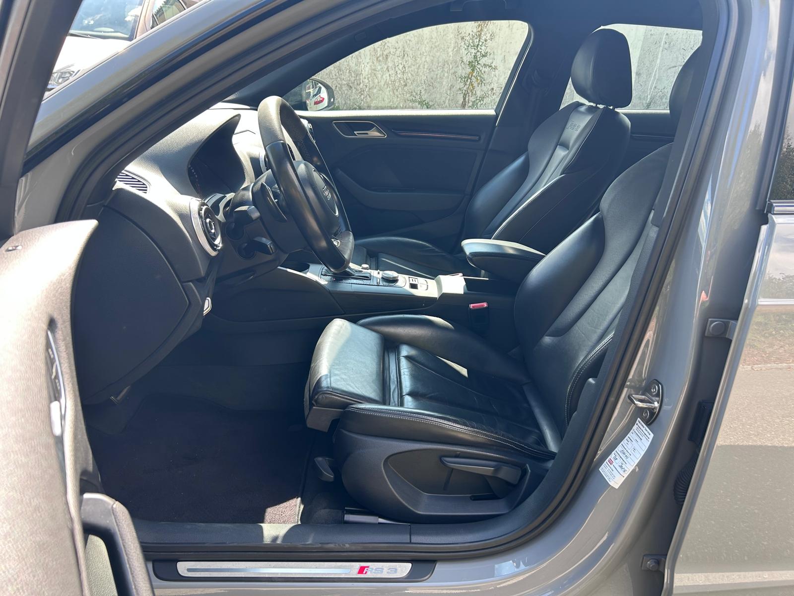 AUDI RS3 Sportback 2.5 T FSI quattro S-Tronic-image-6