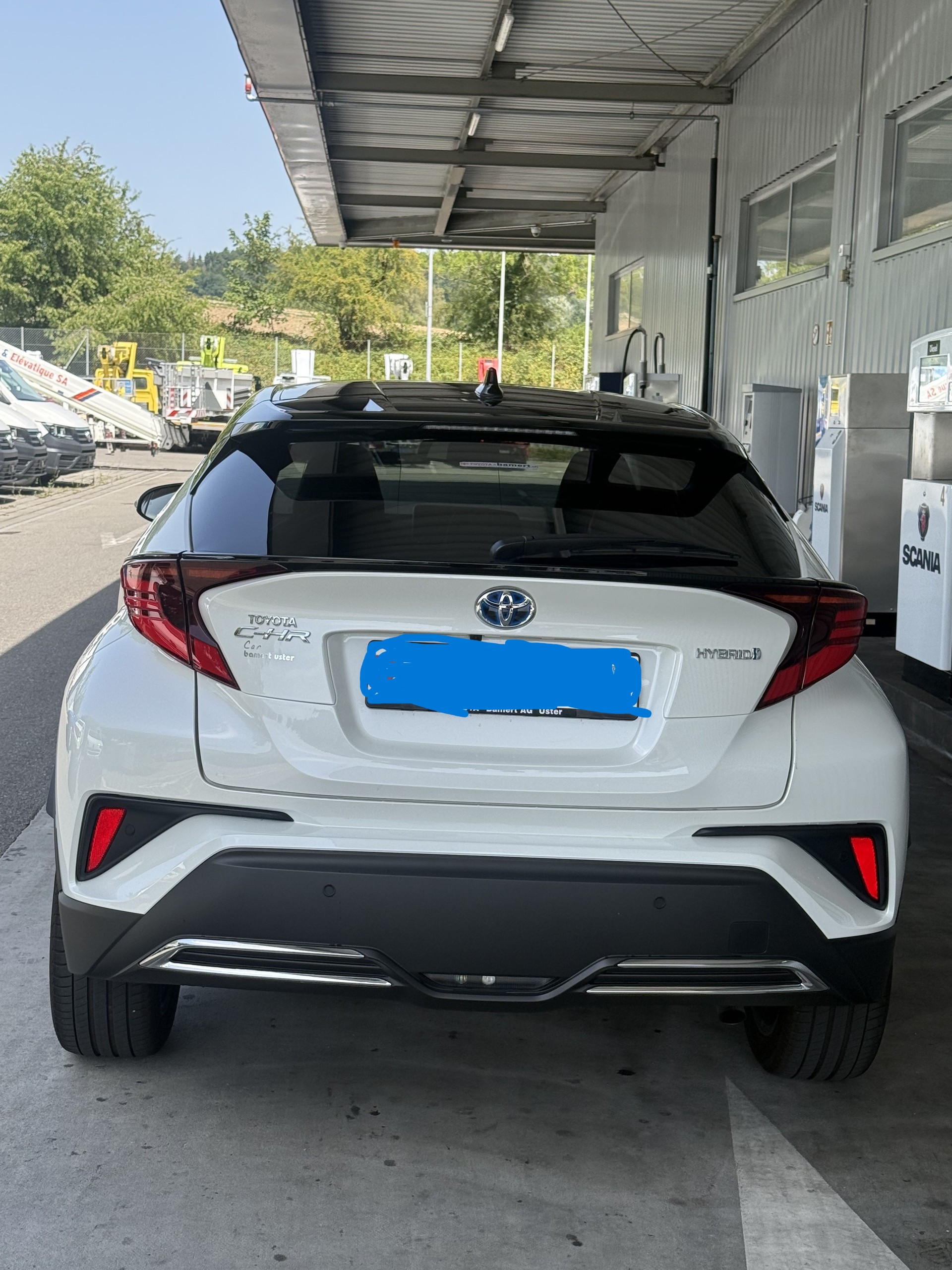 TOYOTA 2.0 VVTi HSD Trend-image-3