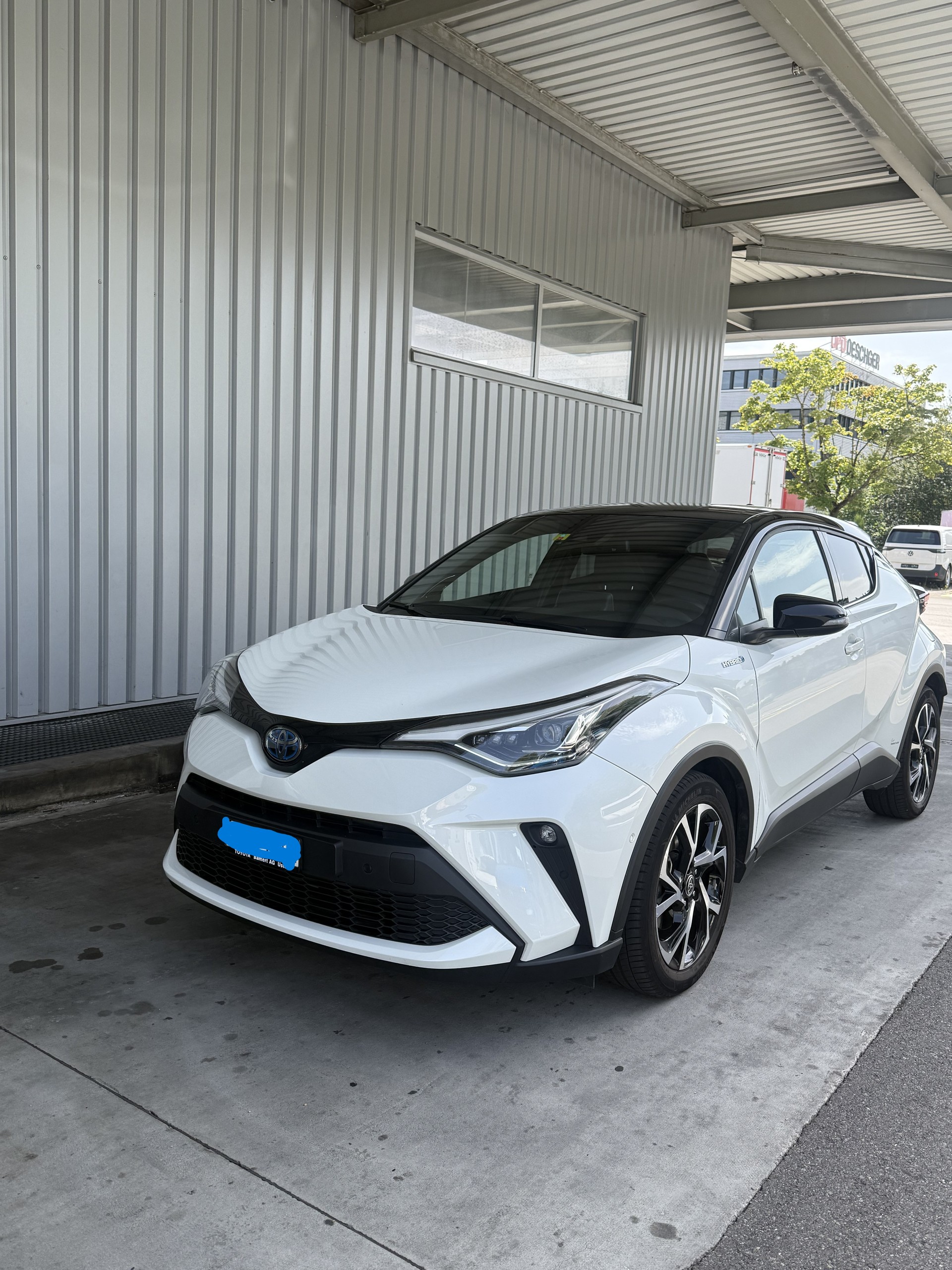 TOYOTA 2.0 VVTi HSD Trend-image-2
