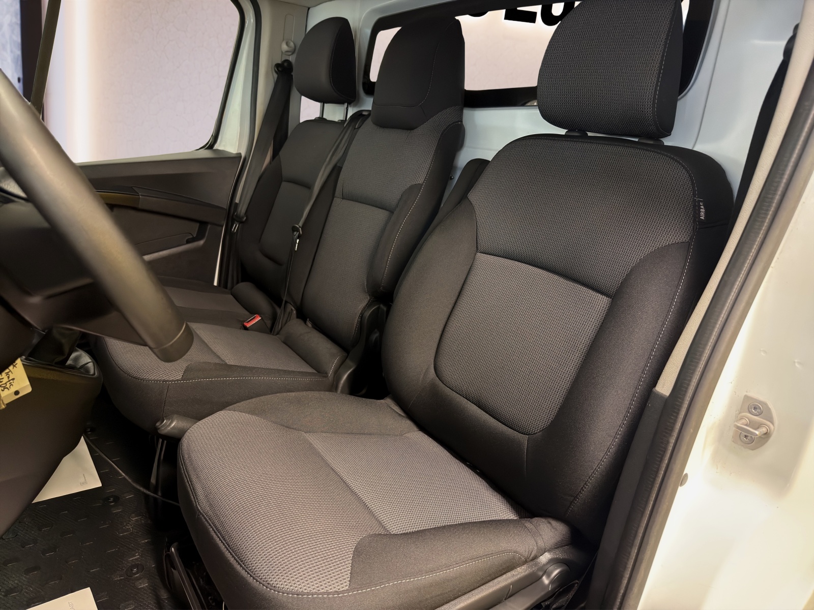 RENAULT Trafic 2.0 Blue dCi 150 Advance L2H2 EN-image-11
