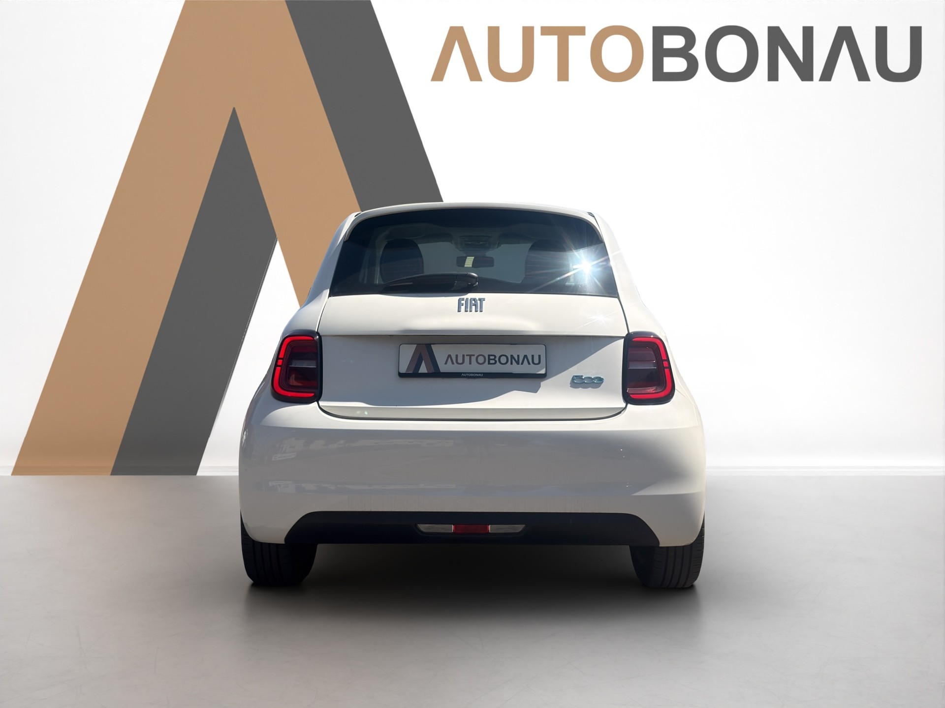 FIAT 500 Electric Cult 320KM-showroom-element-3