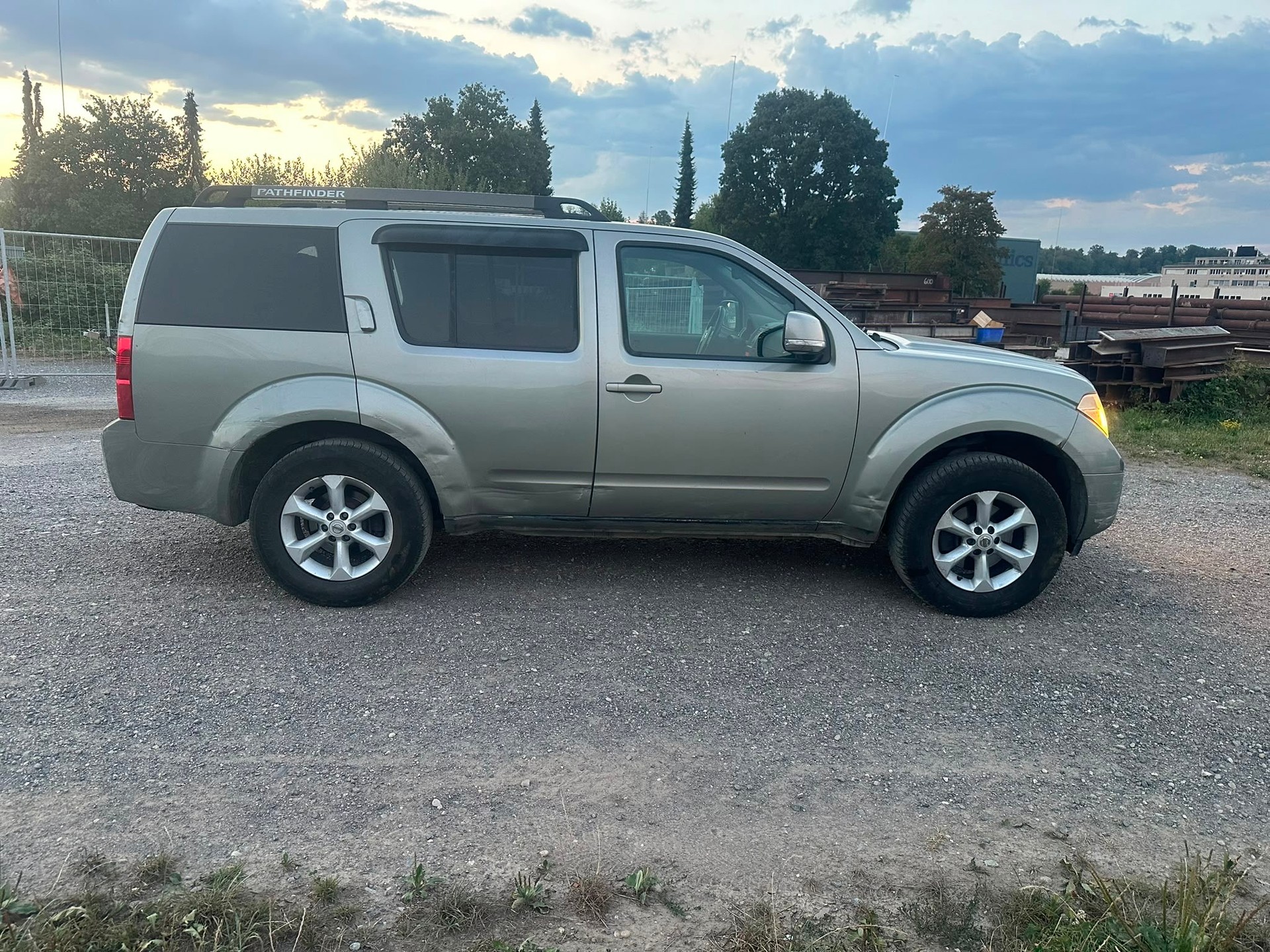 NISSAN Pathfinder 2.5 dCi LE-image-7