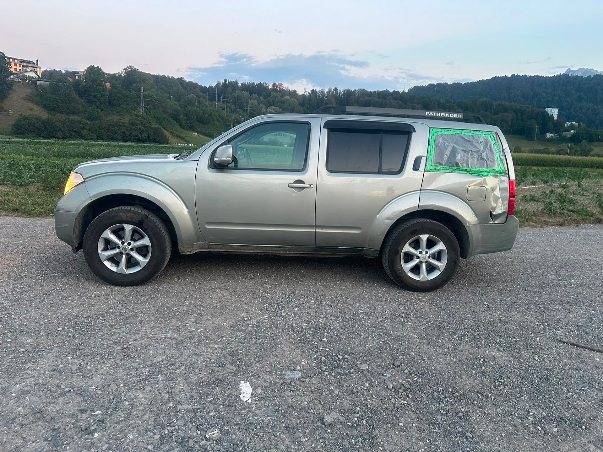 NISSAN Pathfinder 2.5 dCi LE-image-6