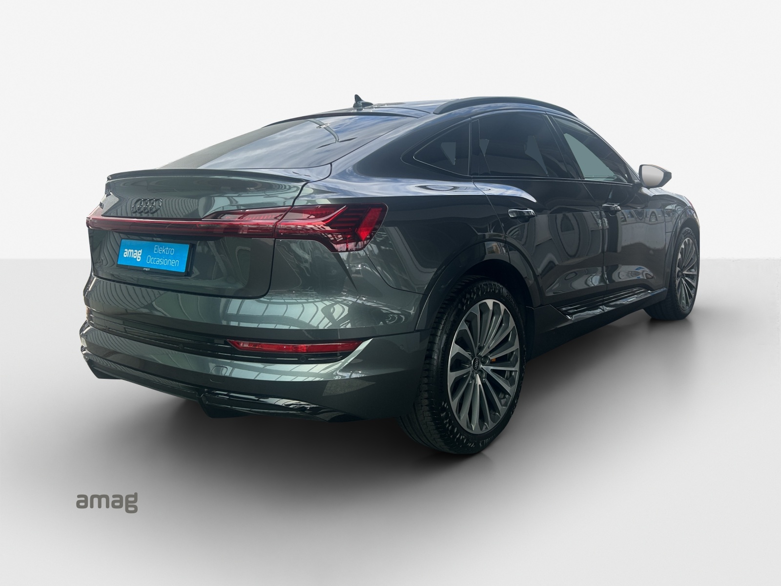 AUDI e-tron 55 Sportback S Line Black Edition quattro-image-4