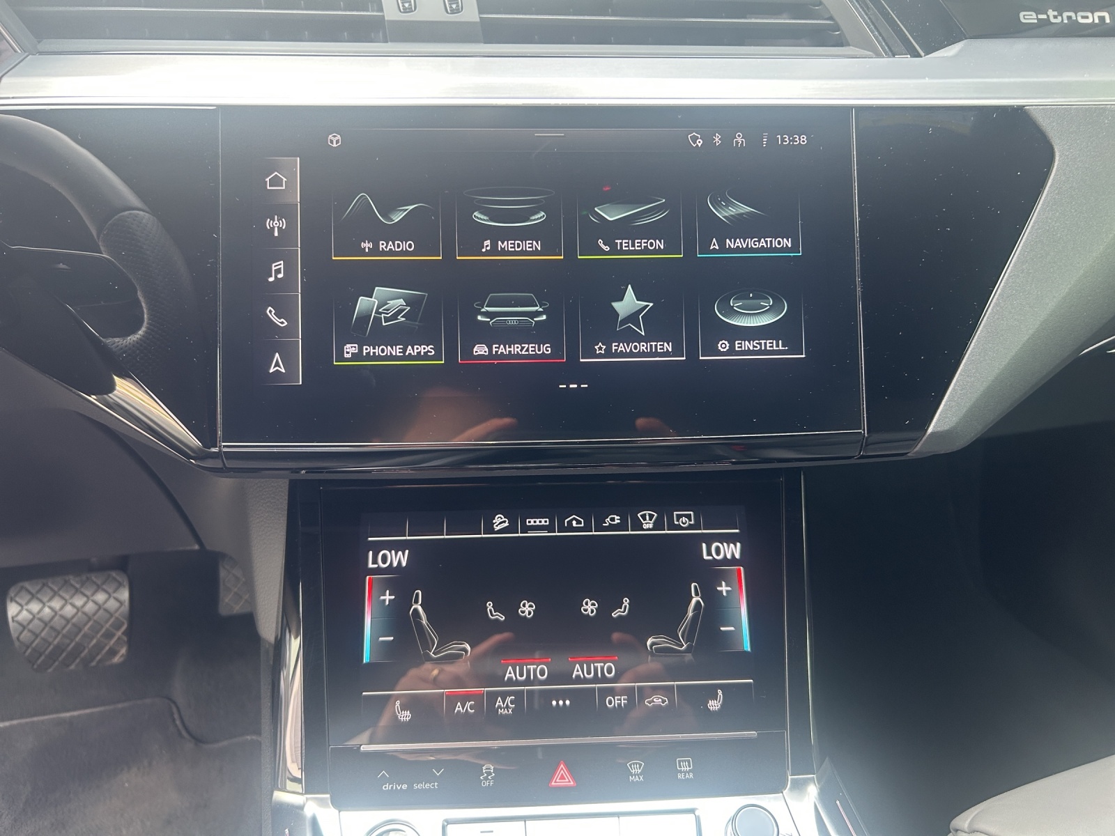 AUDI e-tron 55 Sportback S Line Black Edition quattro-image-10