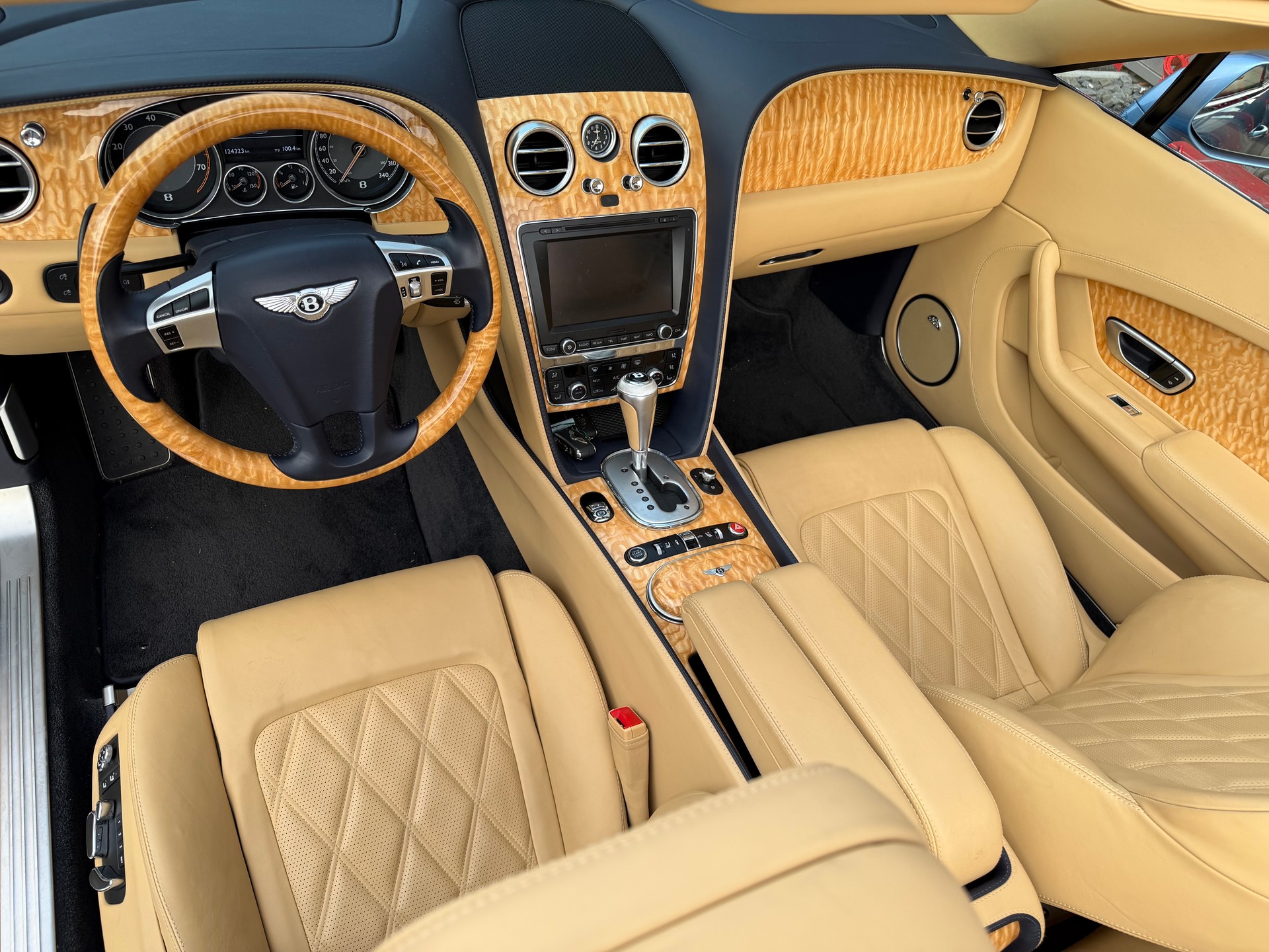 BENTLEY Continental GTC 6.0 W12-image-16