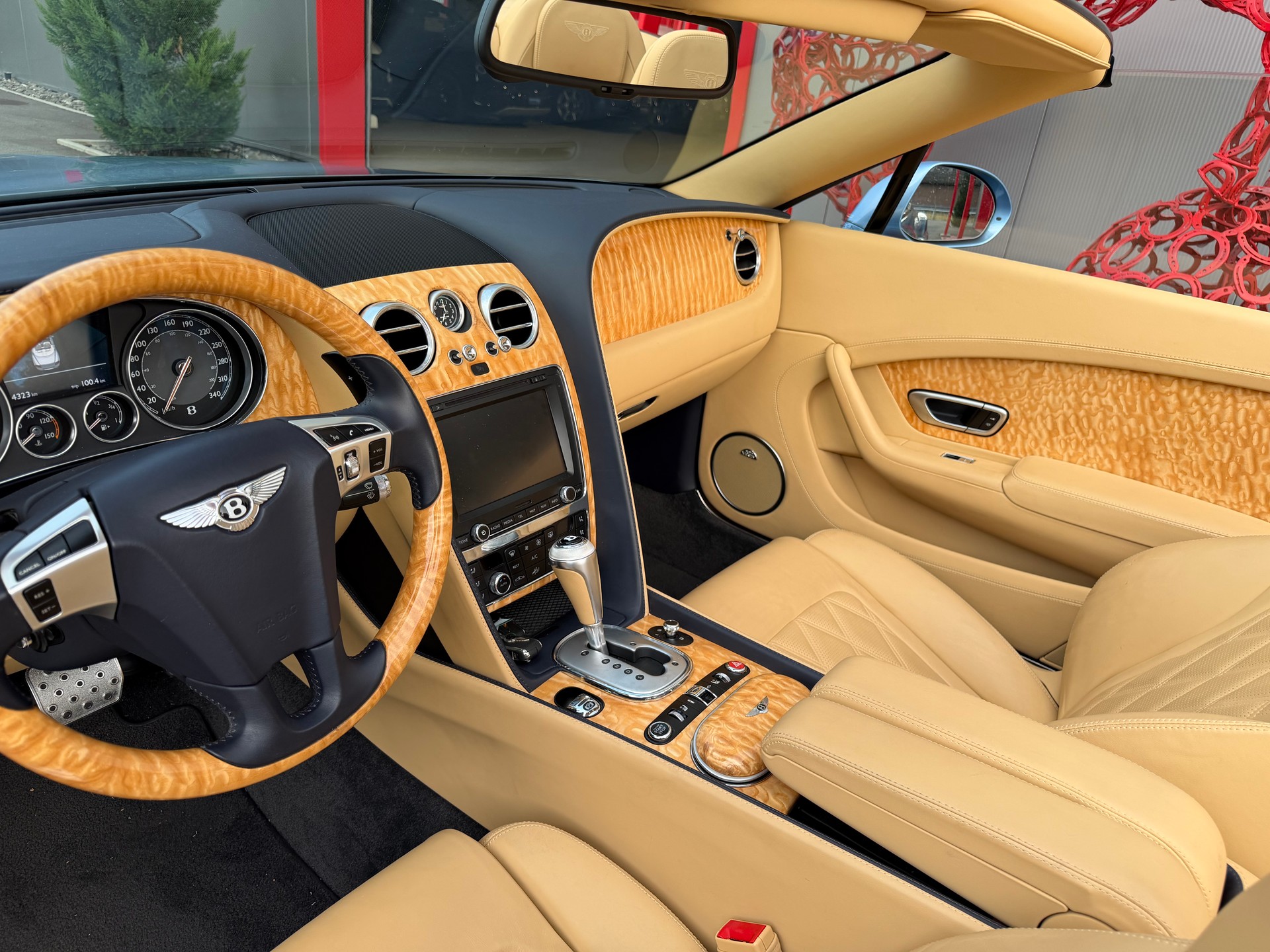 BENTLEY Continental GTC 6.0 W12-image-21