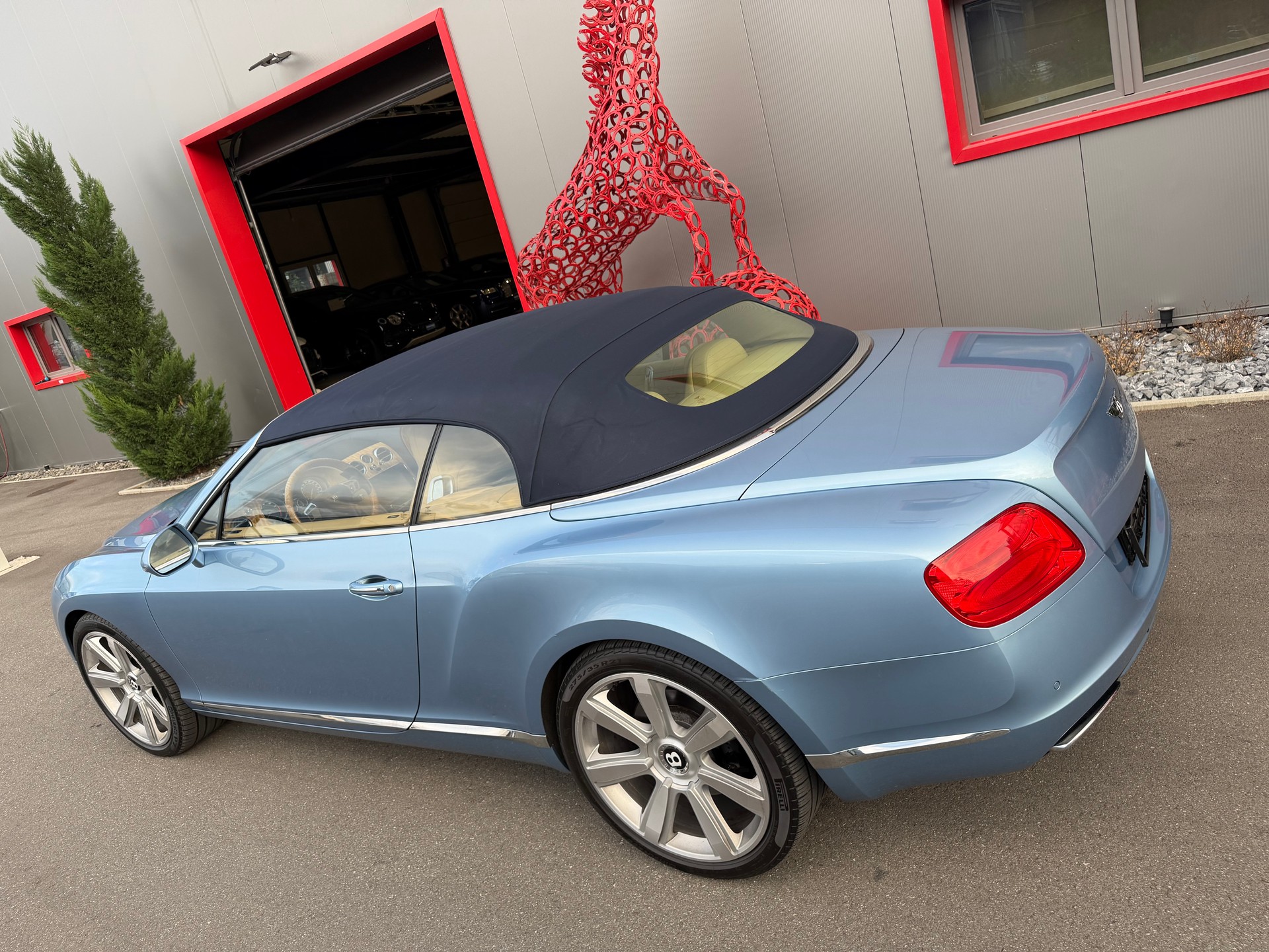BENTLEY Continental GTC 6.0 W12-image-14