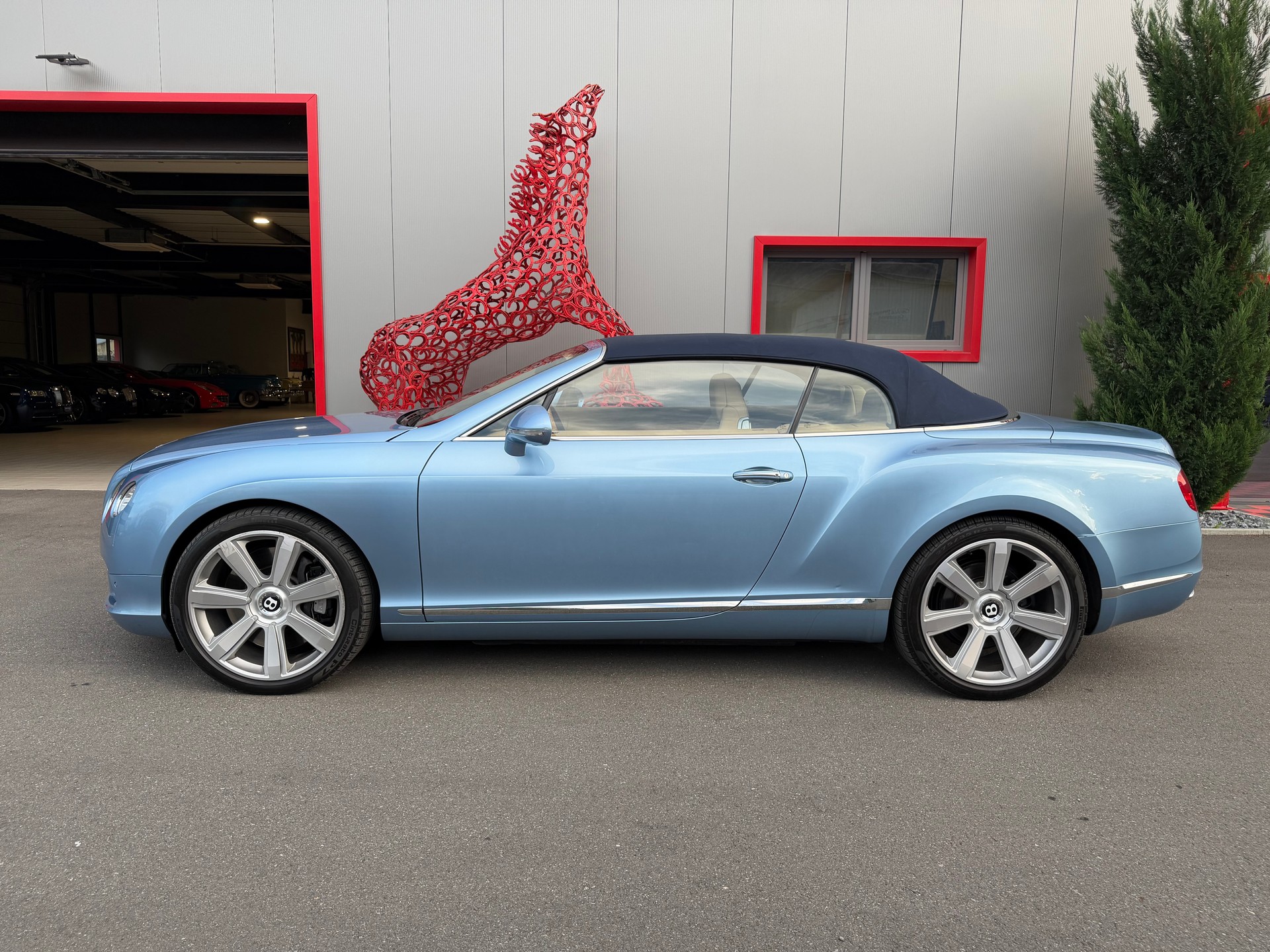 BENTLEY Continental GTC 6.0 W12-image-12