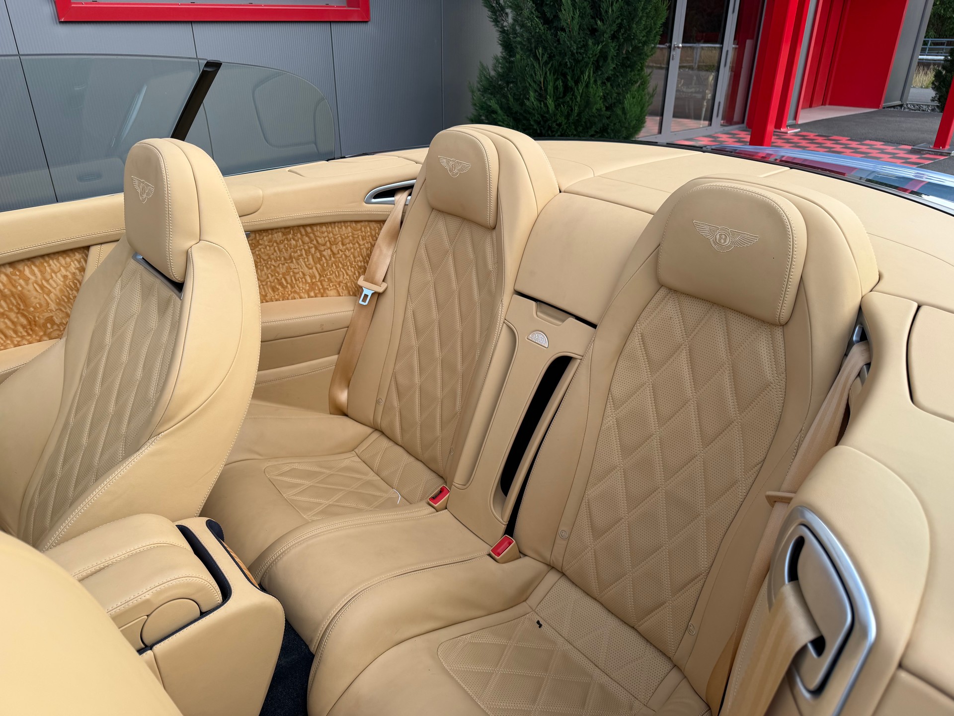 BENTLEY Continental GTC 6.0 W12-image-17