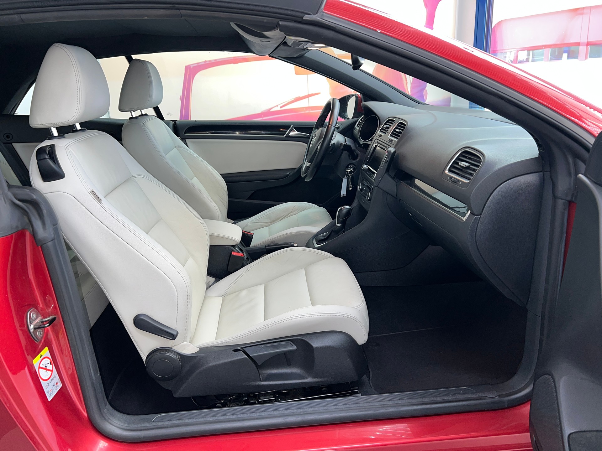 VW Golf Cabrio 1.4 TSI DSG-image-9