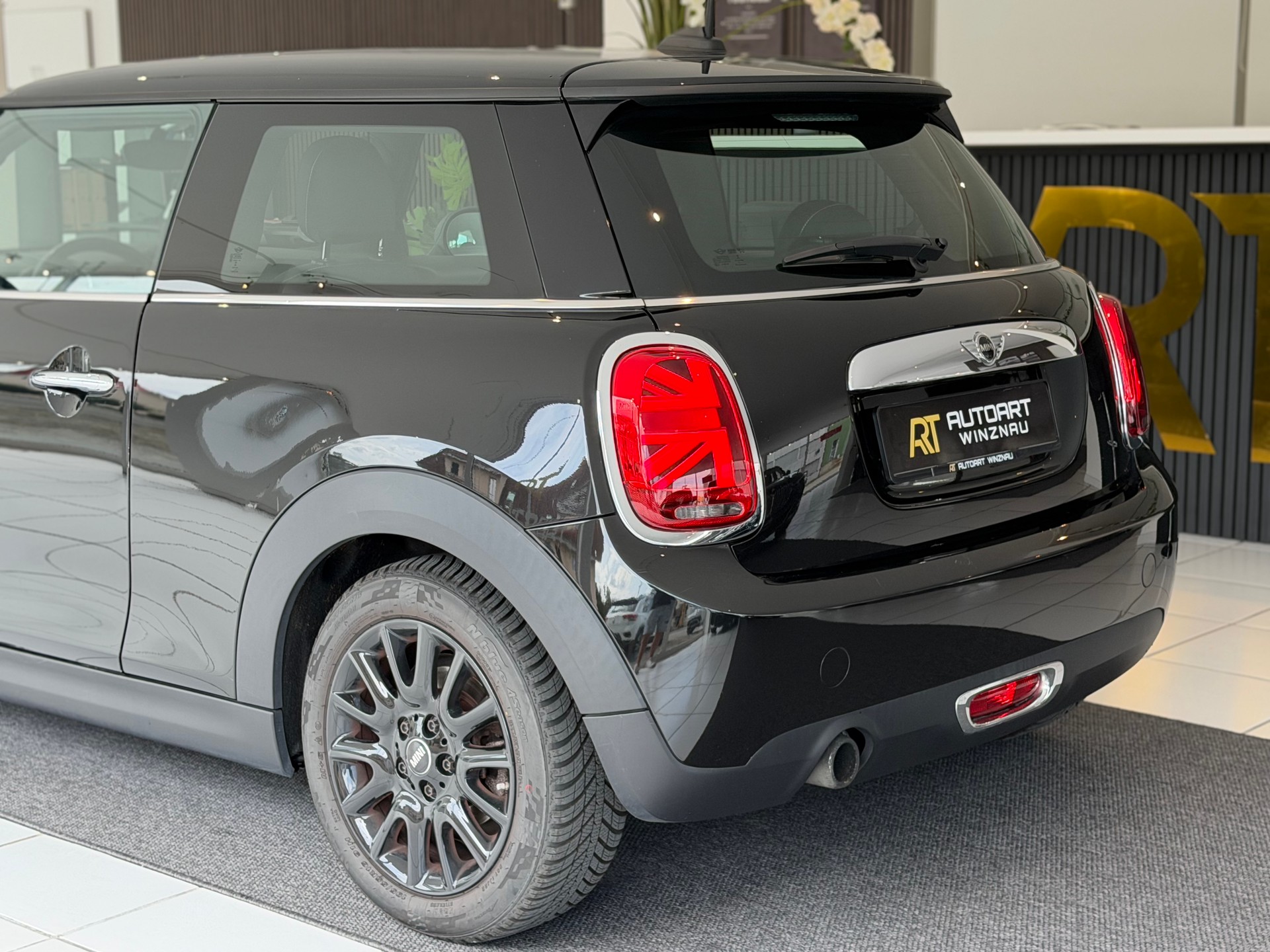 MINI One **ab MFK**-image-9
