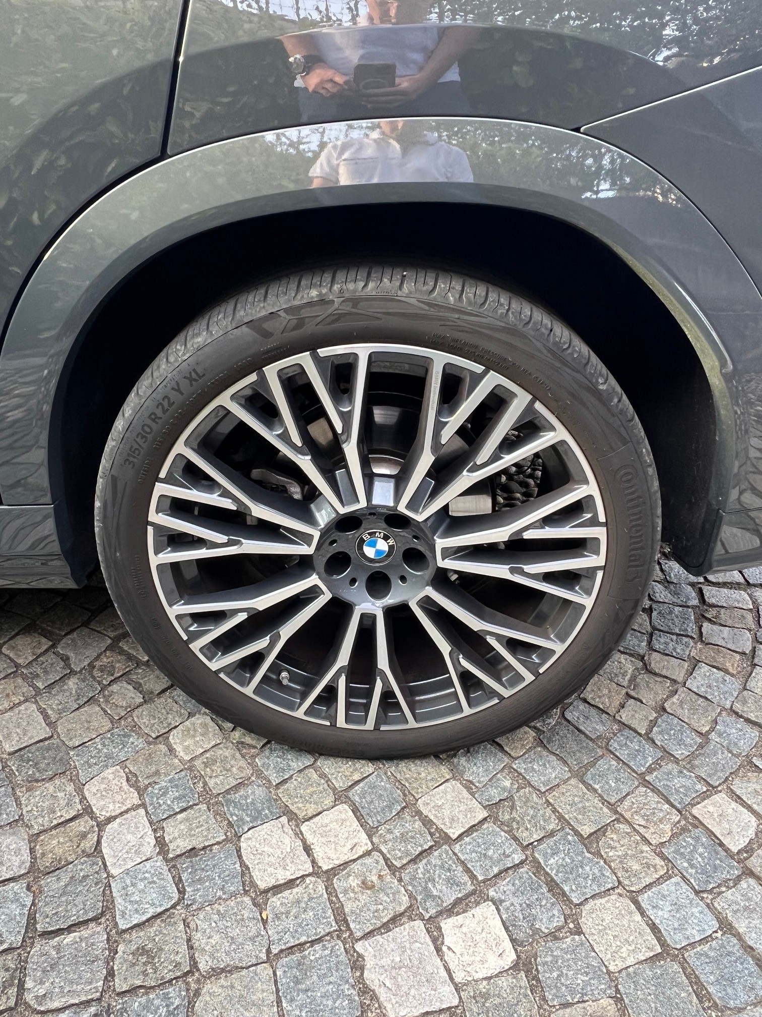 BMW 40i xDrive-image-3