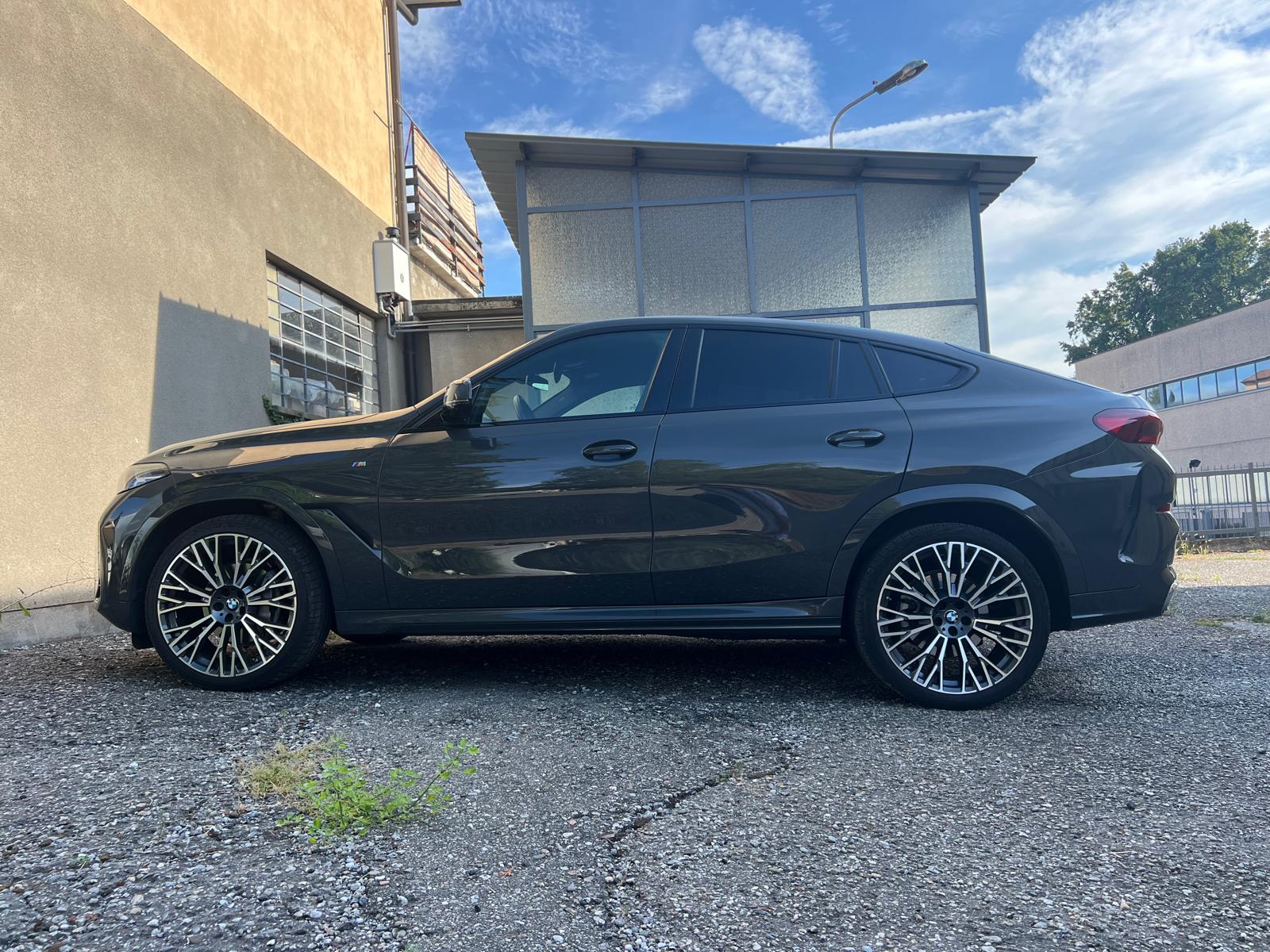 BMW 40i xDrive-image-1