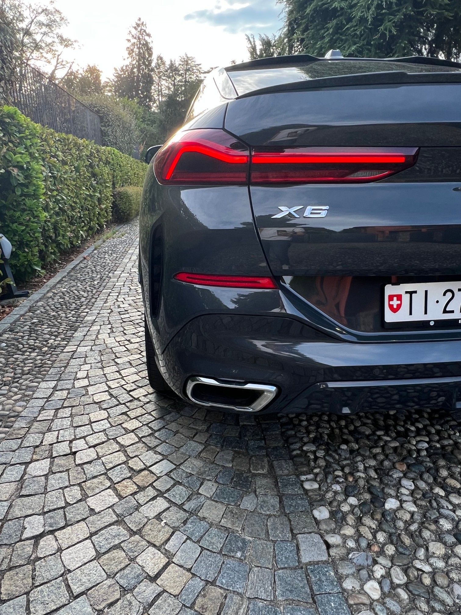 BMW 40i xDrive-image-2