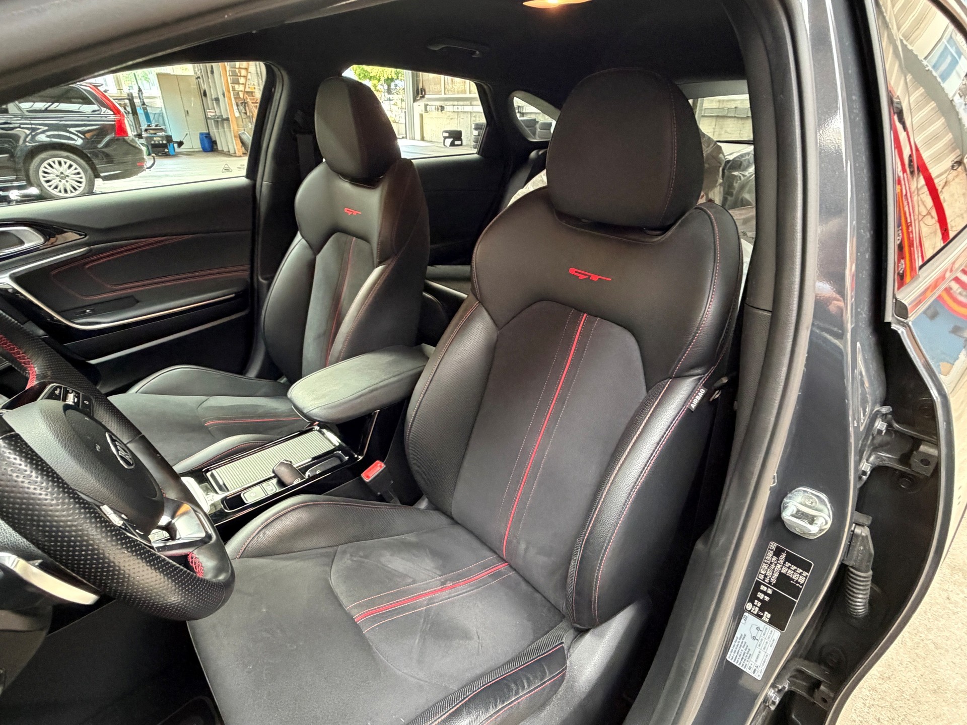 KIA ProCeed 1.6 T-GDi GT DCT-image-11