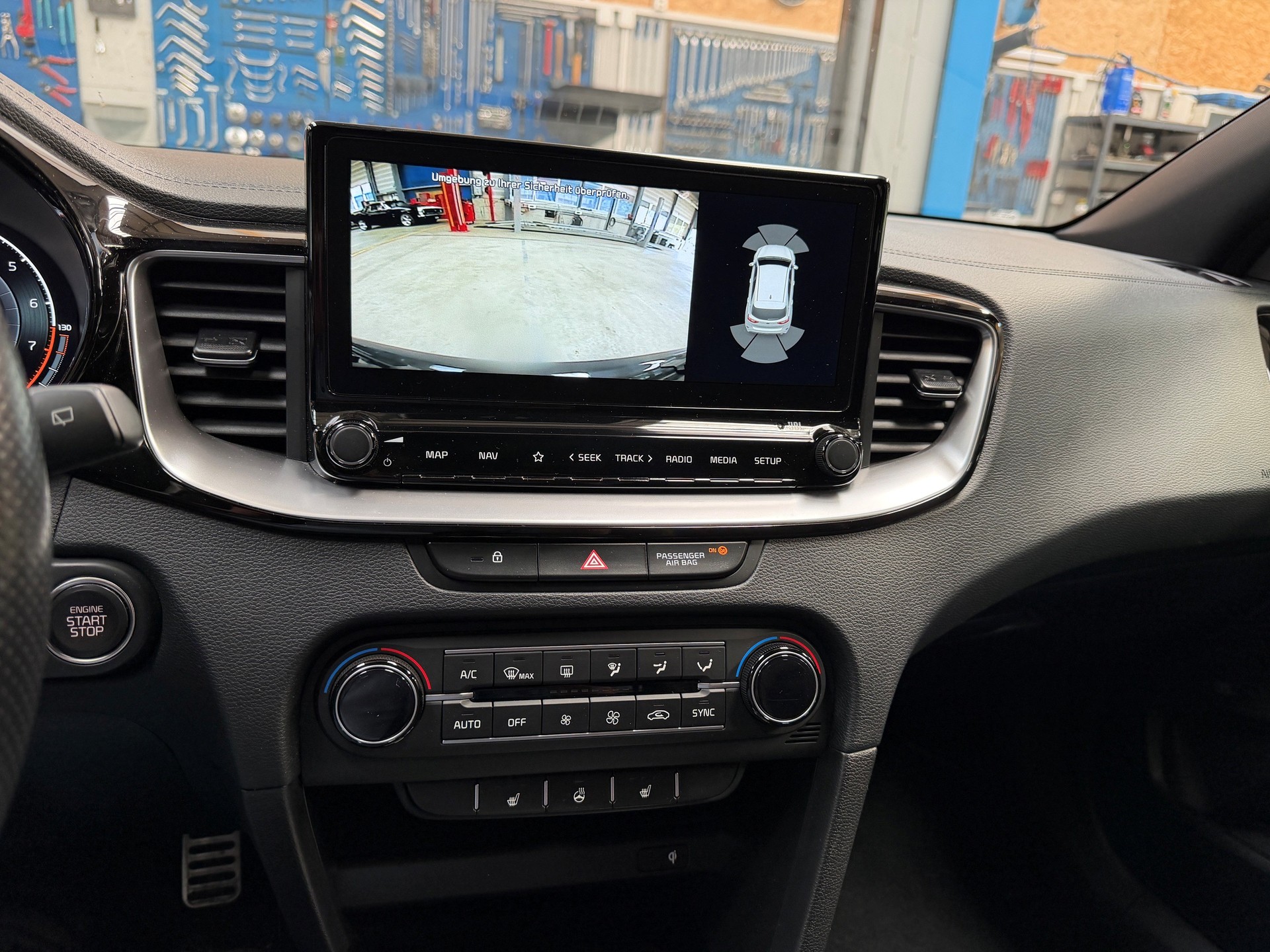 KIA ProCeed 1.6 T-GDi GT DCT-showroom-element-3