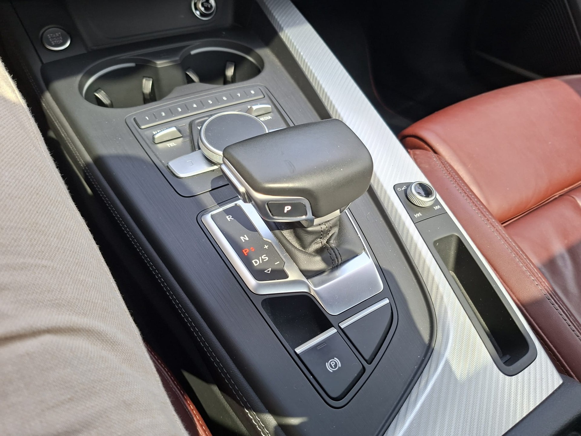 AUDI A5 Coupé 2.0 TFSI quattro S-tronic-image-12