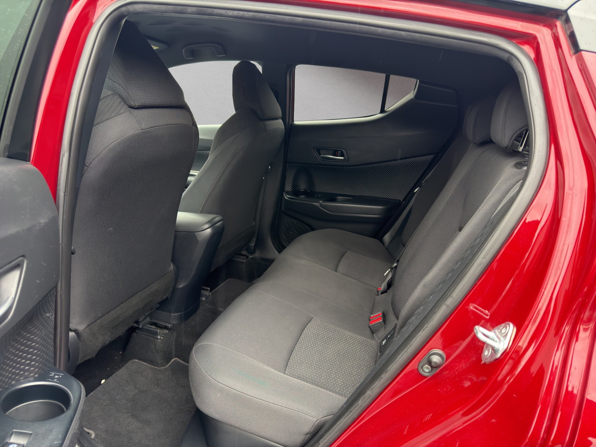 TOYOTA C-HR 1.8 VVTi HSD Trend-image-9