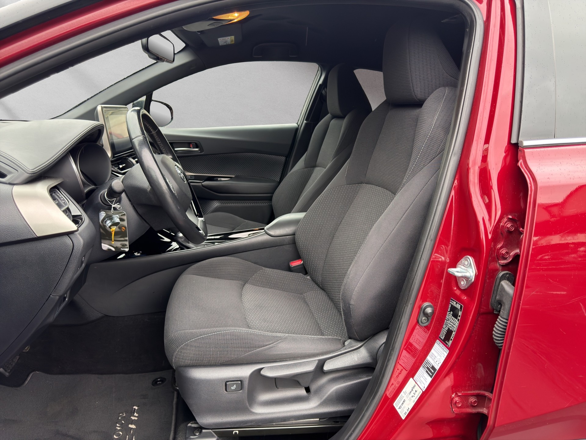 TOYOTA C-HR 1.8 VVTi HSD Trend-image-8