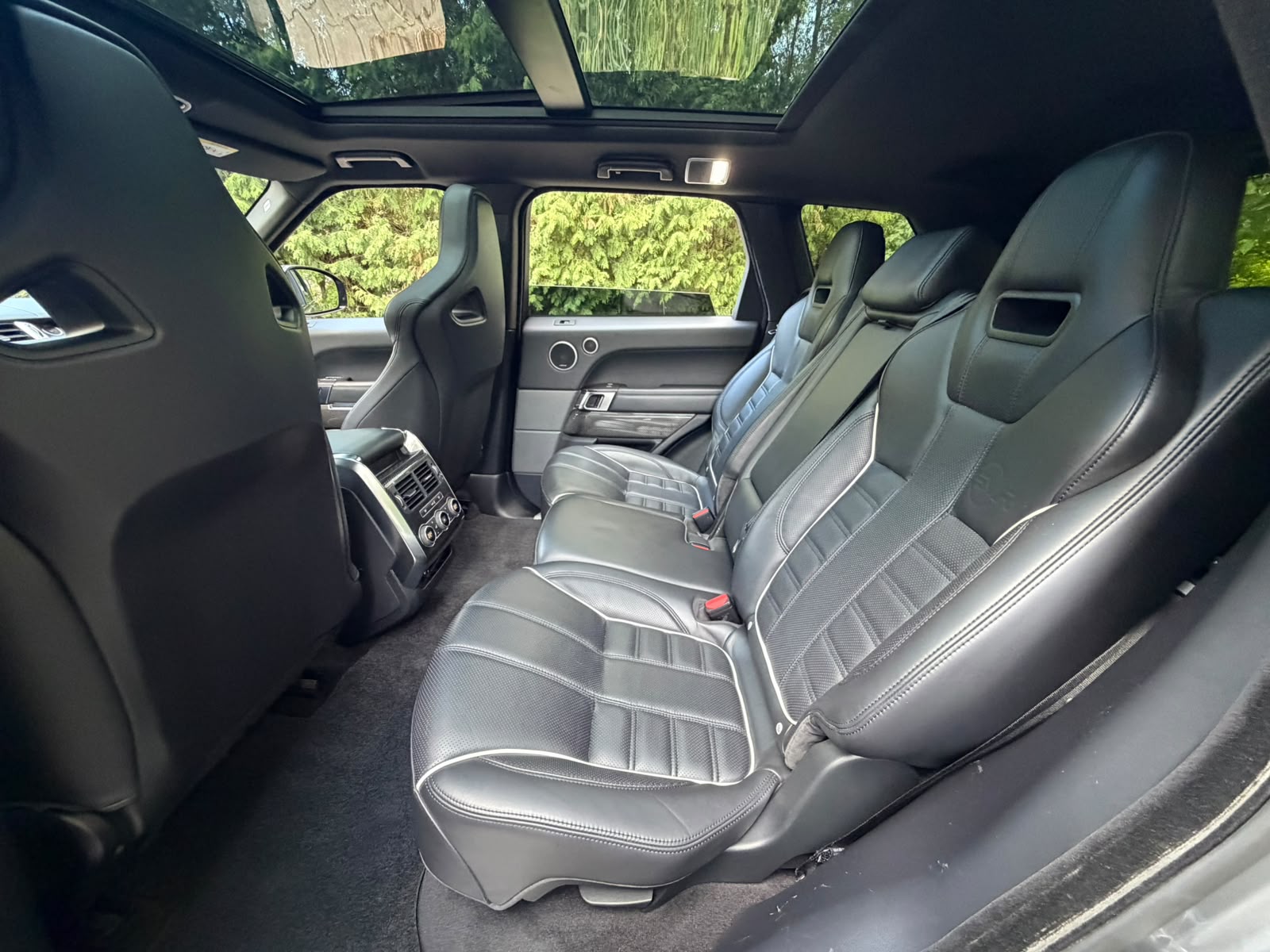 LAND ROVER Range Rover Sport 5.0 V8 SVR-image-12