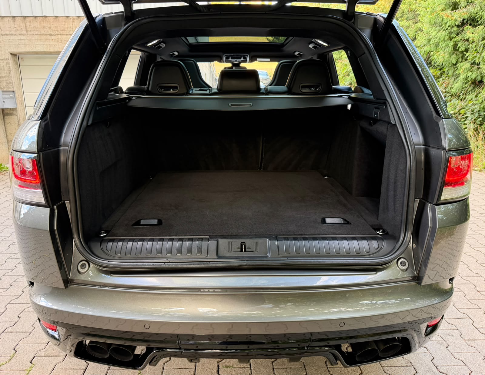 LAND ROVER Range Rover Sport 5.0 V8 SVR-image-13
