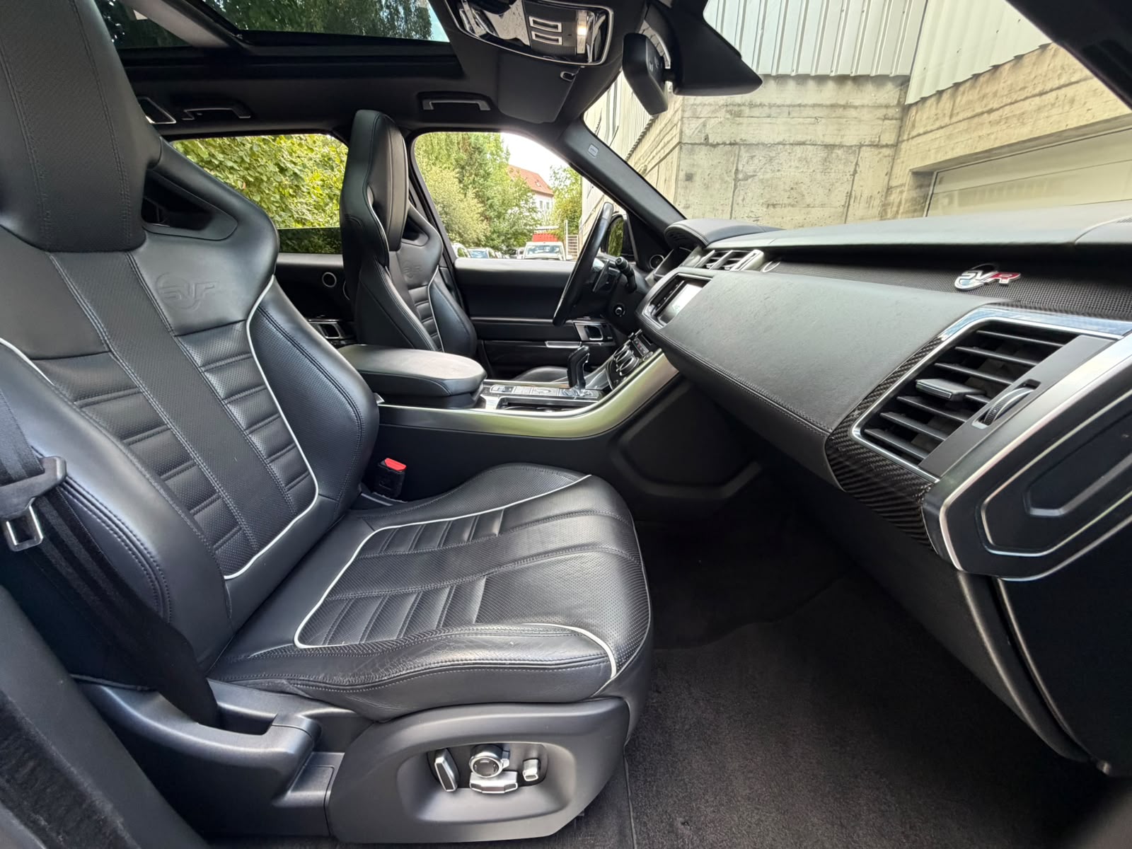 LAND ROVER Range Rover Sport 5.0 V8 SVR-image-16