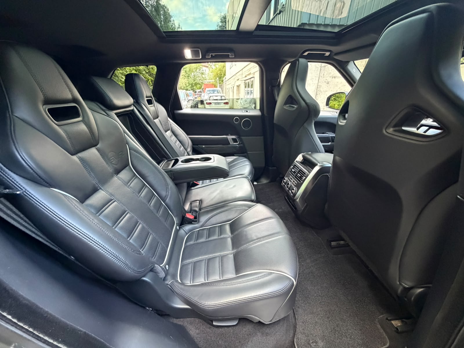 LAND ROVER Range Rover Sport 5.0 V8 SVR-image-15