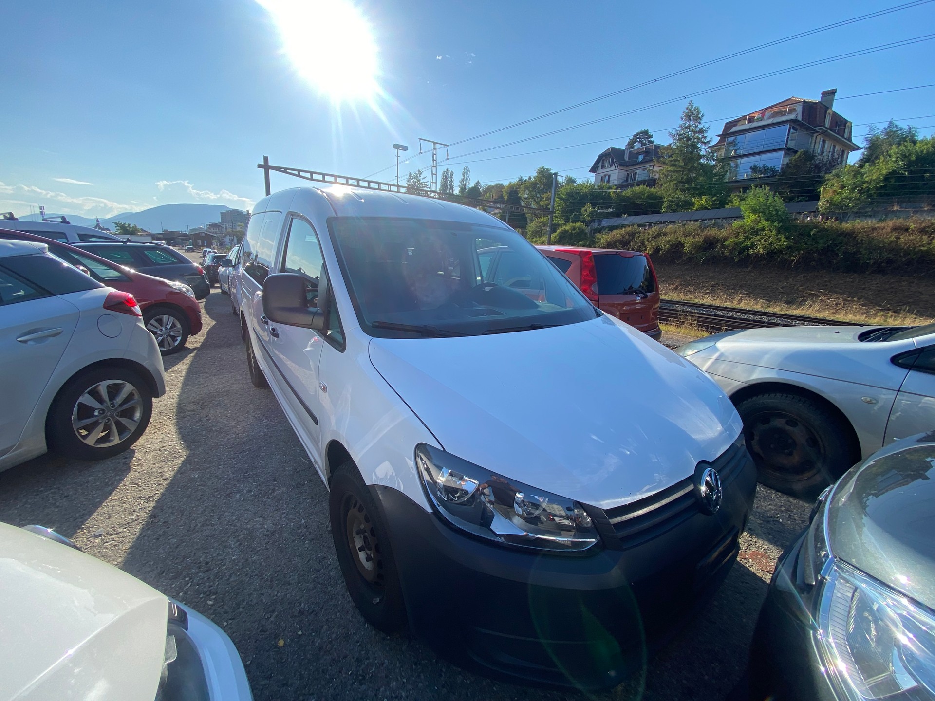 VW Caddy Maxi 2.0 TDI 4Motion-image-0