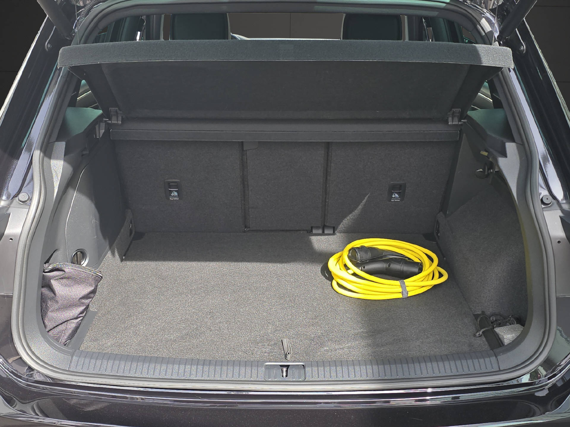 VW Tiguan 1.4 TSI PHEV R-Line ** Frisch ab MFK & 12 Monate GARANTIE **-image-12