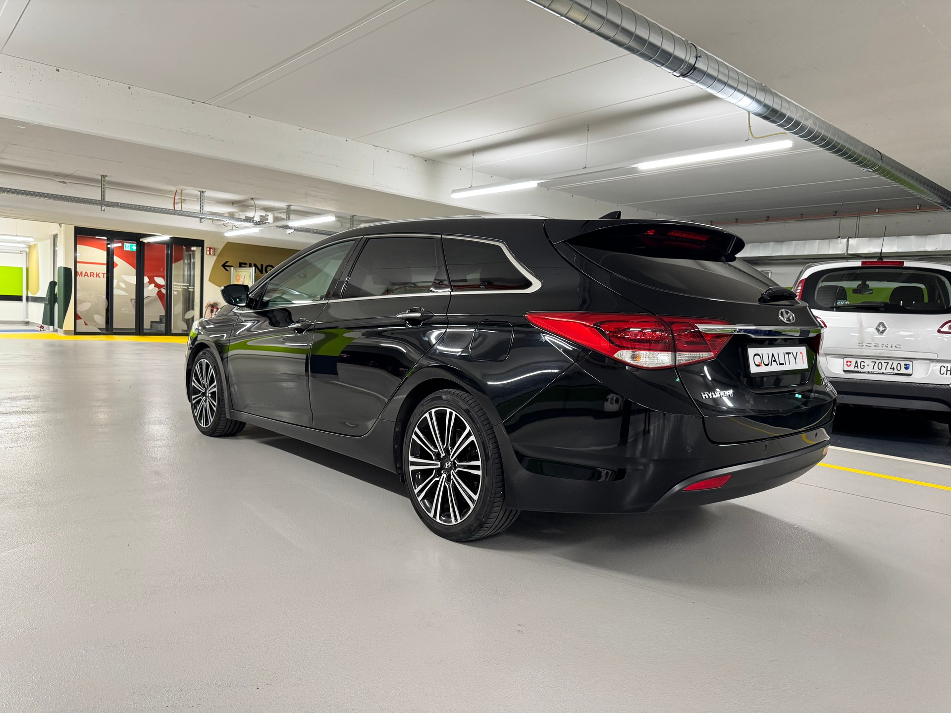 HYUNDAI i40 Wagon 1.7 CRDI Vertex Automatic-image-6