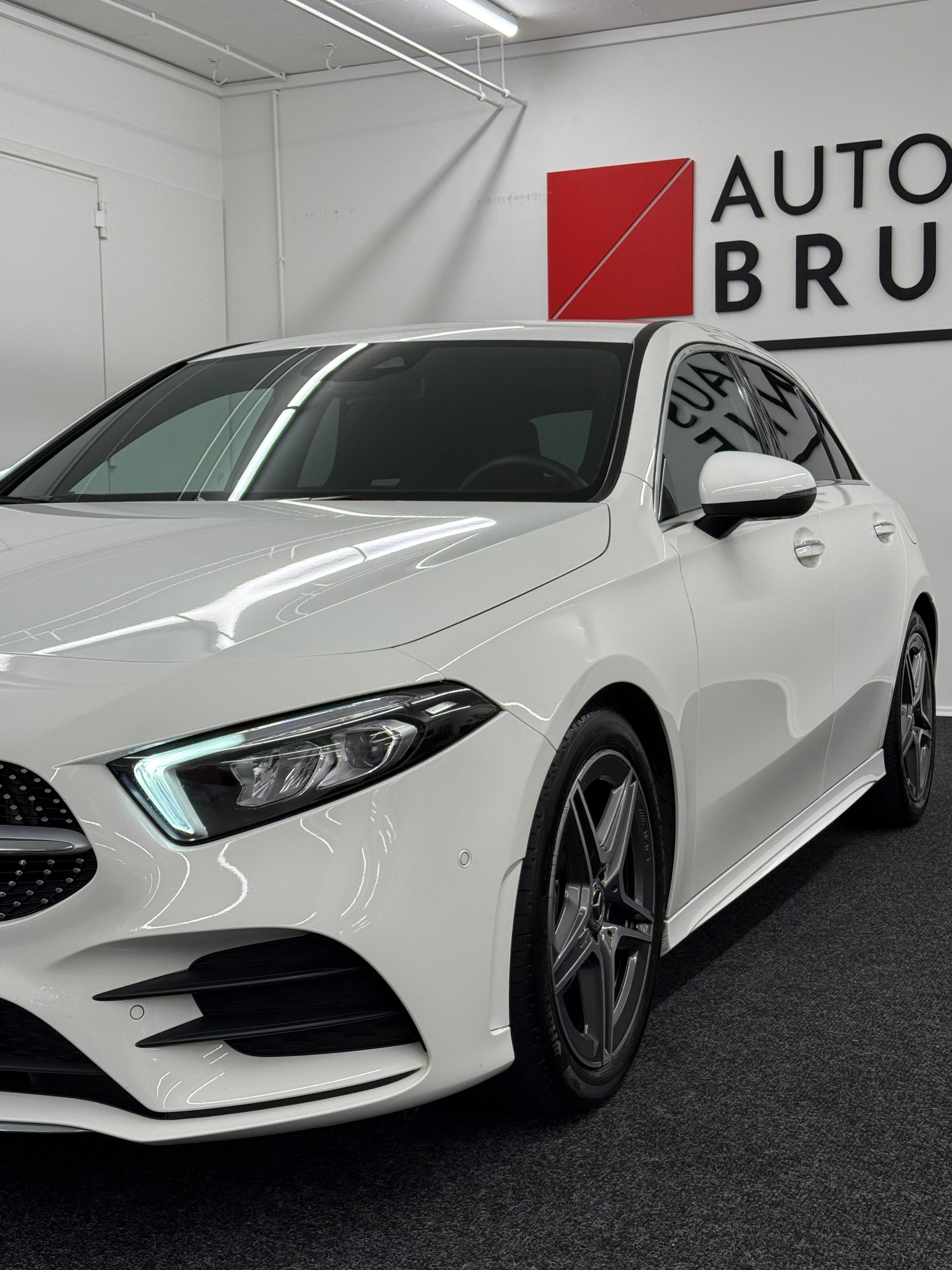 MERCEDES-BENZ A 180 AMG Line 7G-DCT-image-11