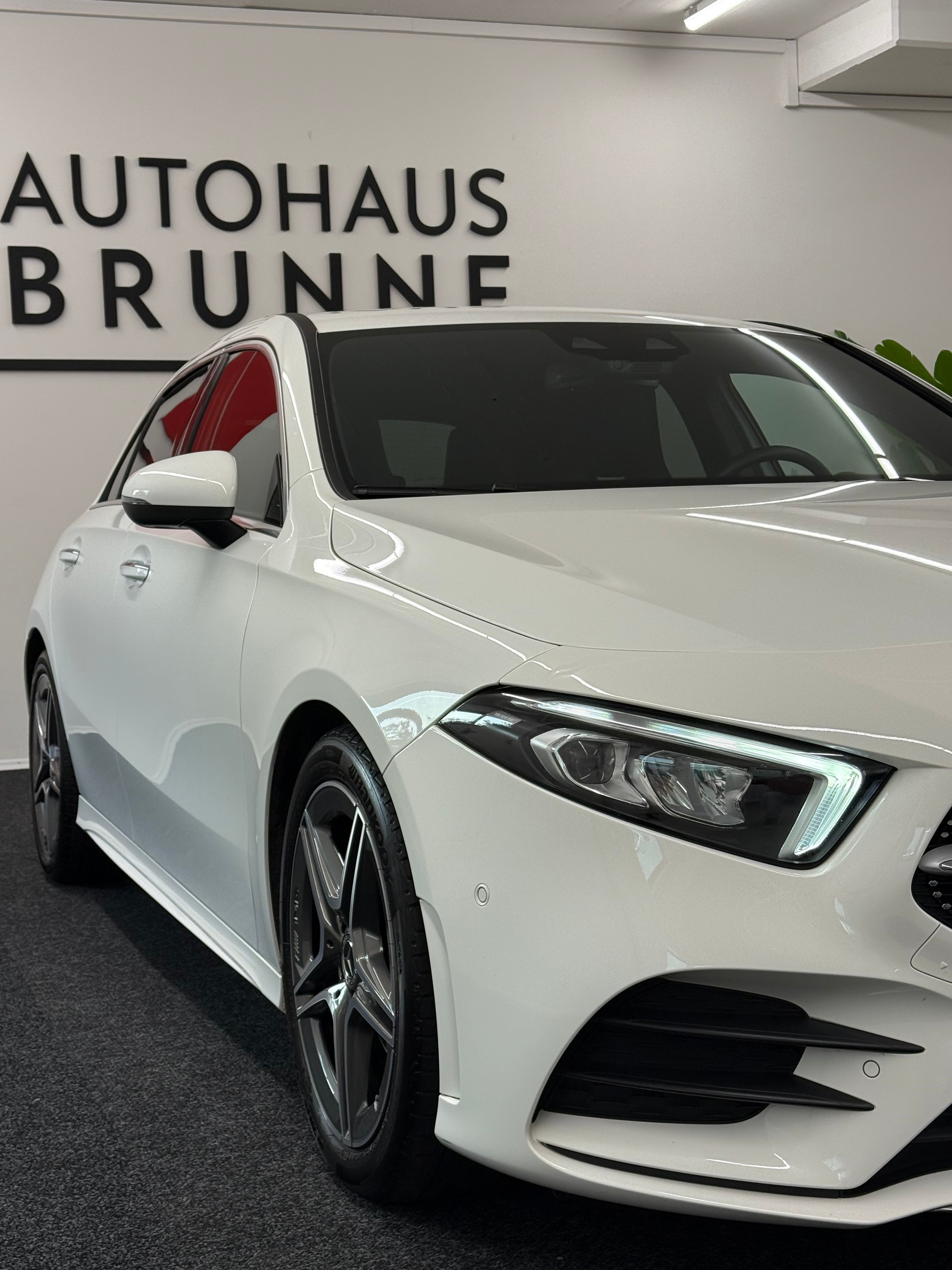 MERCEDES-BENZ A 180 AMG Line 7G-DCT-image-9