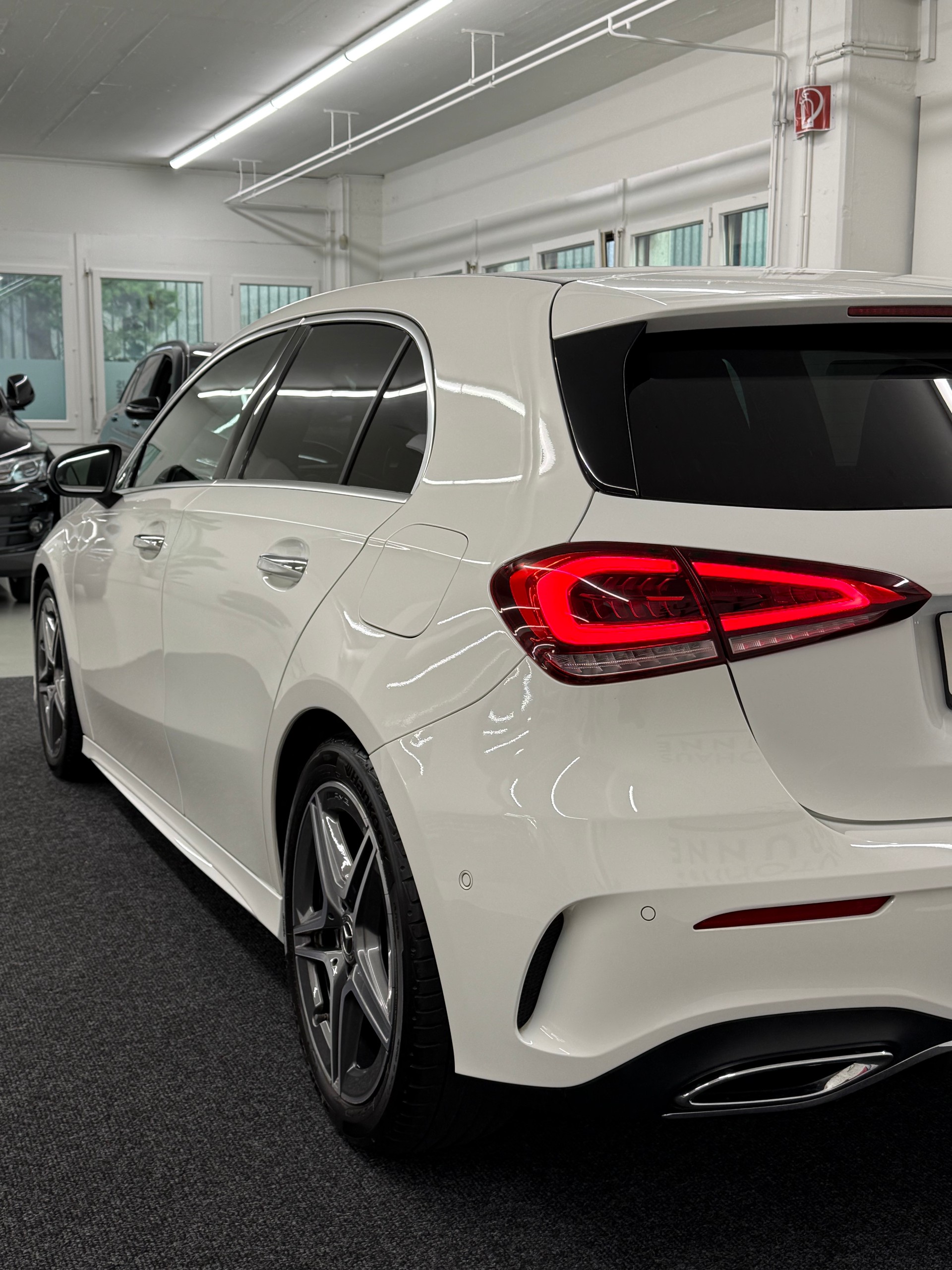 MERCEDES-BENZ A 180 AMG Line 7G-DCT-image-8