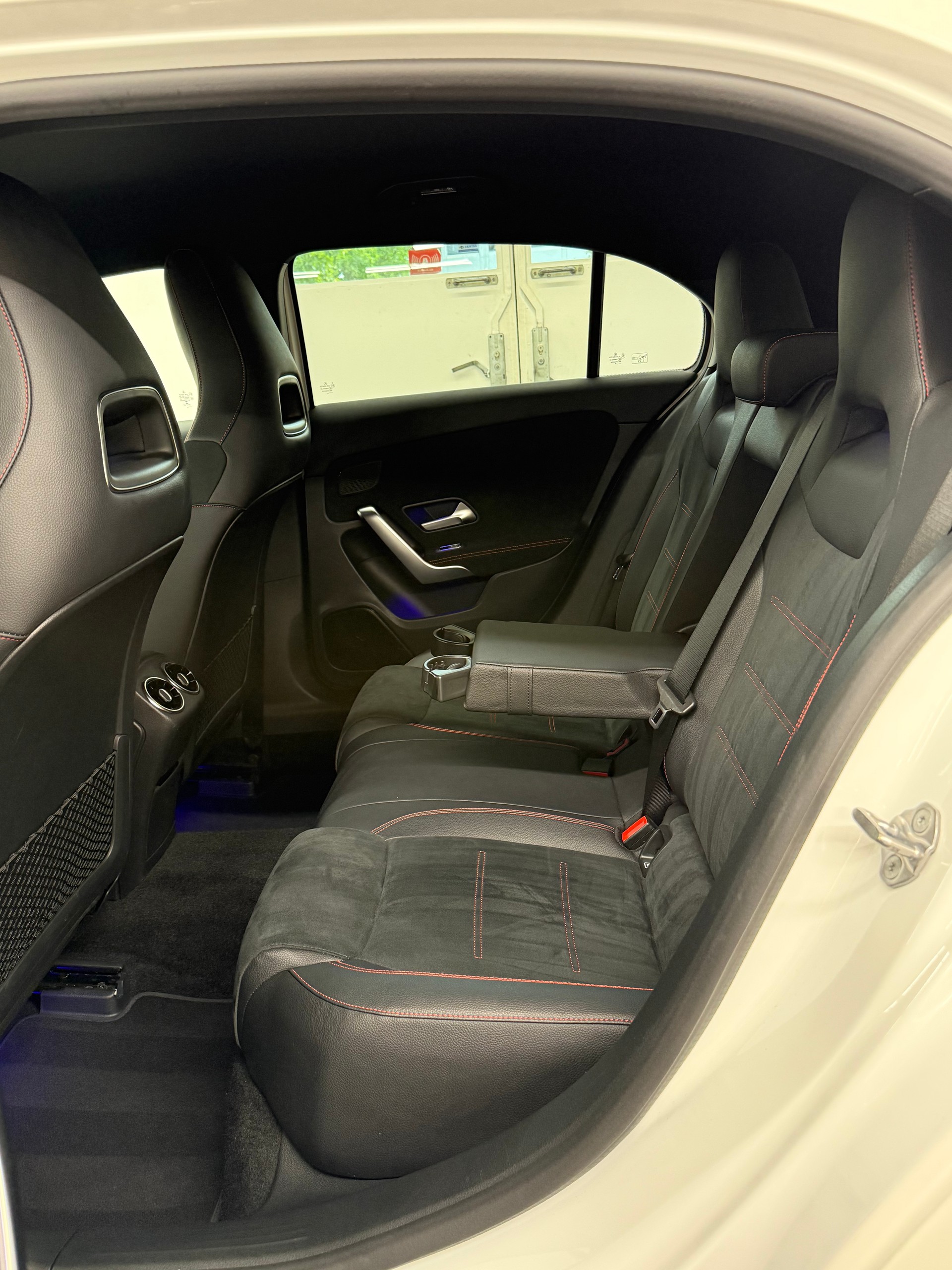 MERCEDES-BENZ A 180 AMG Line 7G-DCT-image-19