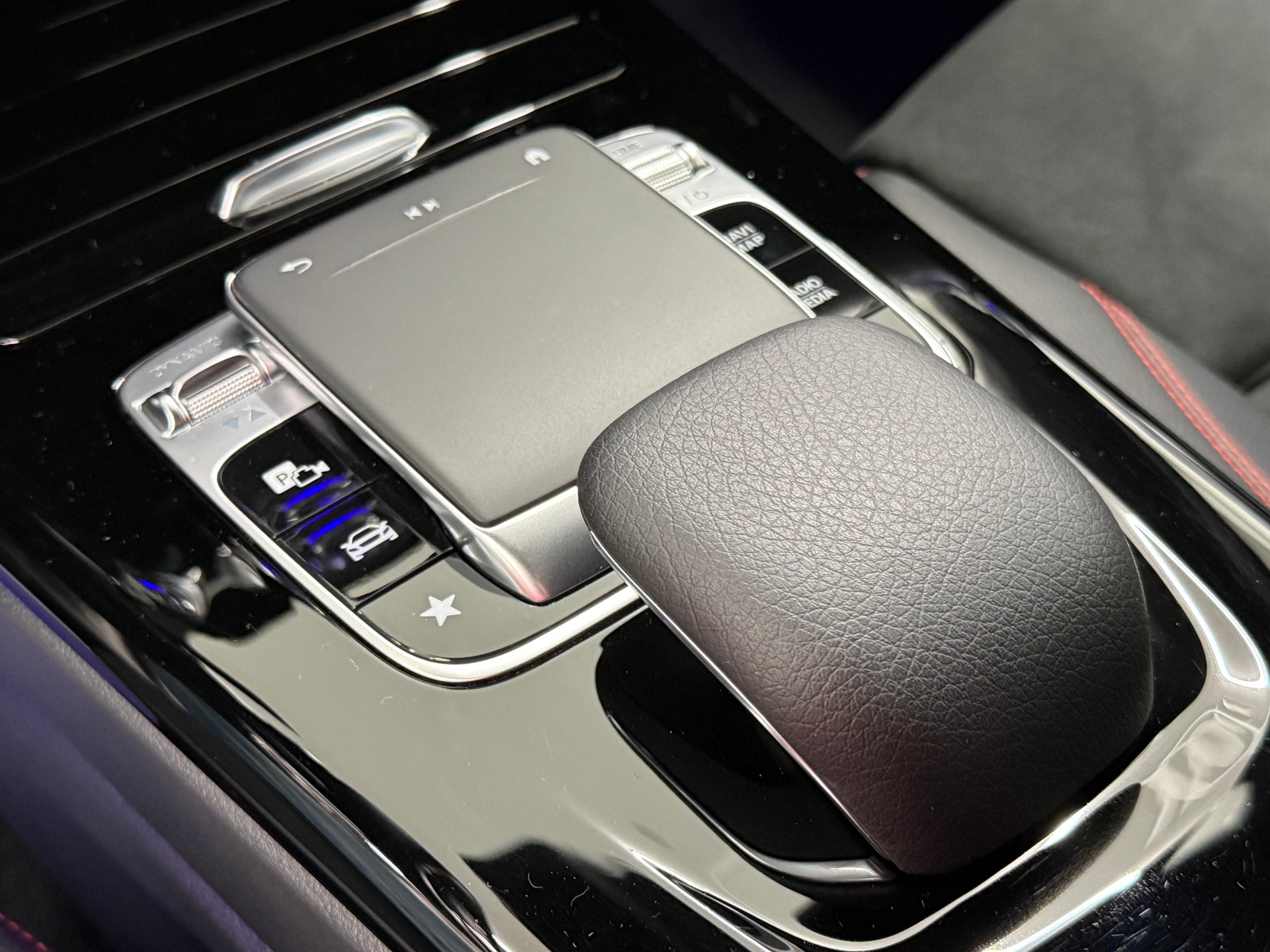 MERCEDES-BENZ A 180 AMG Line 7G-DCT-image-20