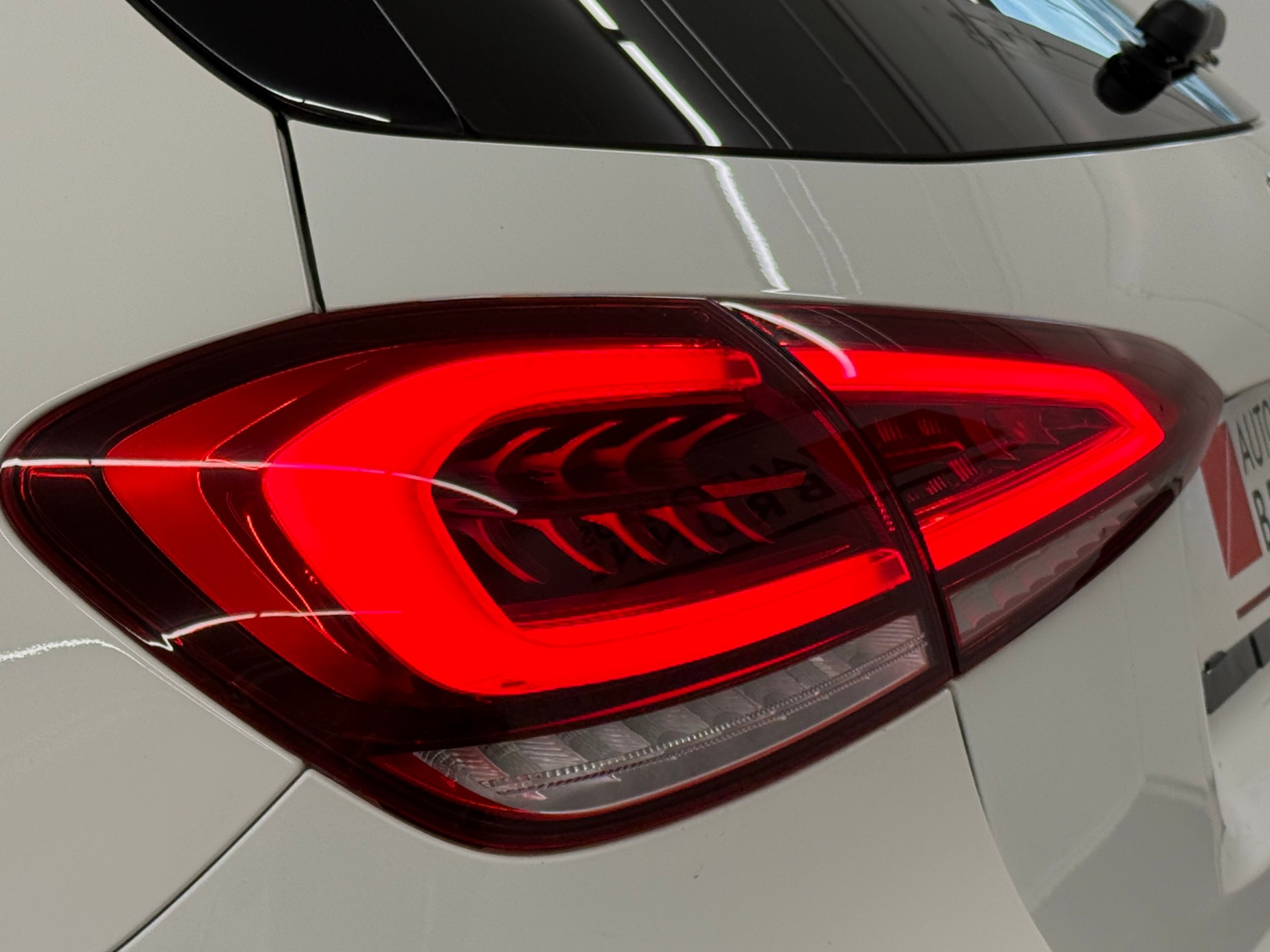 MERCEDES-BENZ A 180 AMG Line 7G-DCT-image-13