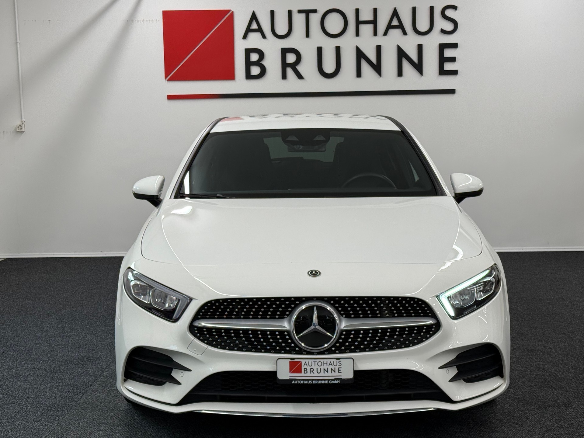 MERCEDES-BENZ A 180 AMG Line 7G-DCT-image-1