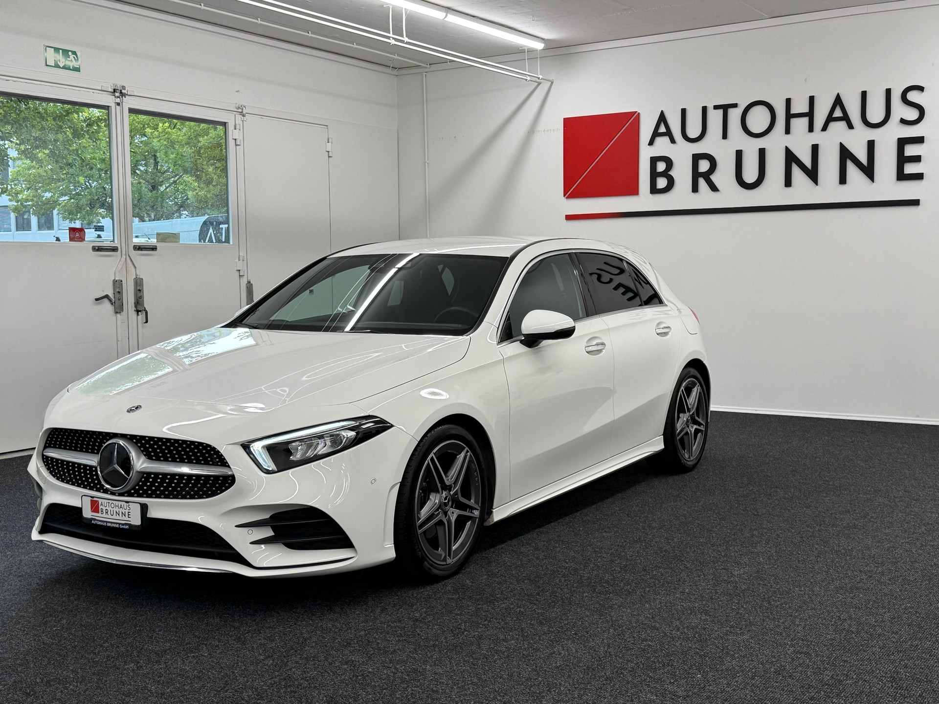 MERCEDES-BENZ A 180 AMG Line 7G-DCT-image-0