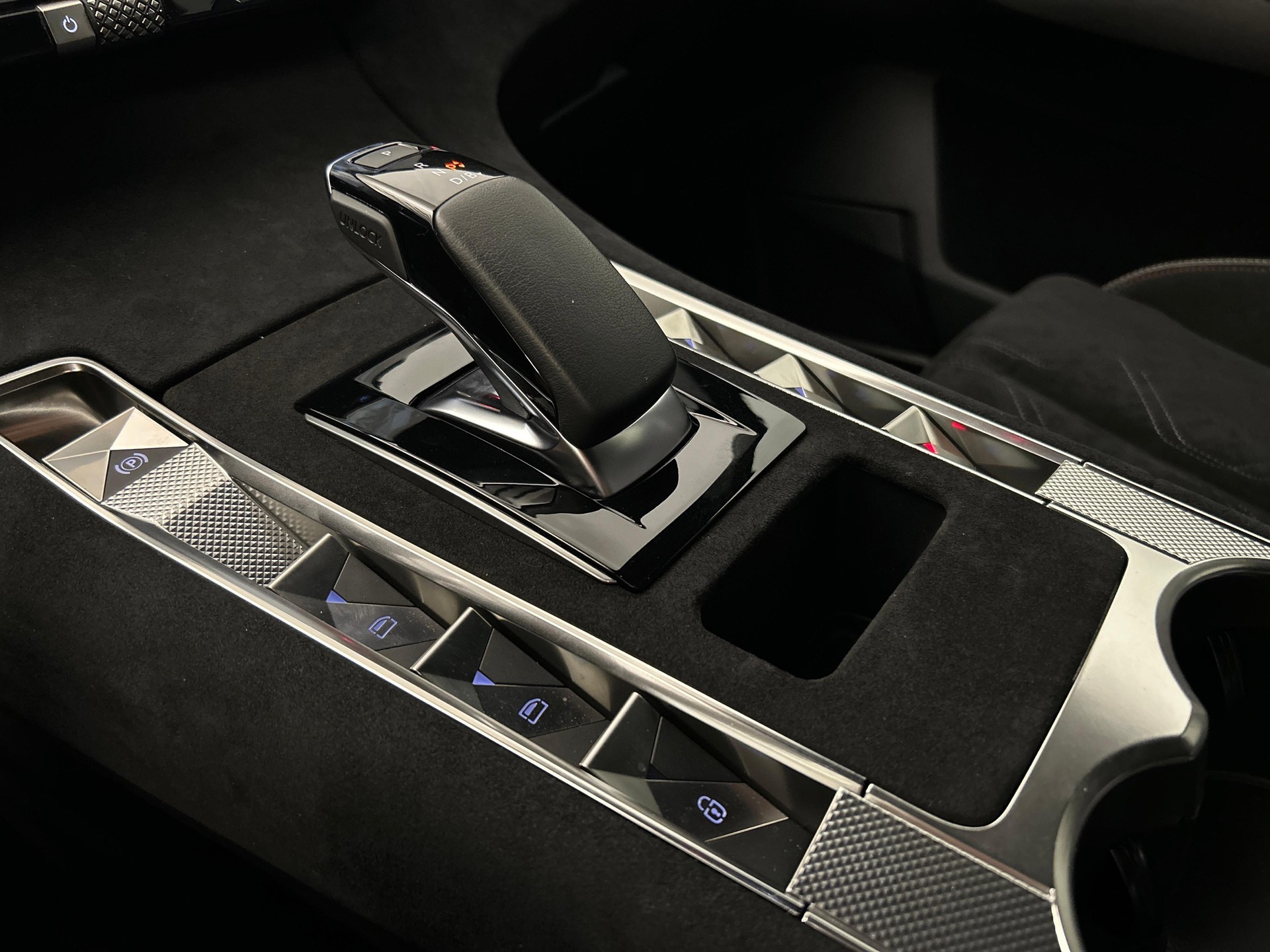 DS AUTOMOBILES 7 1.6 E-Tense Ligne Noire-image-14