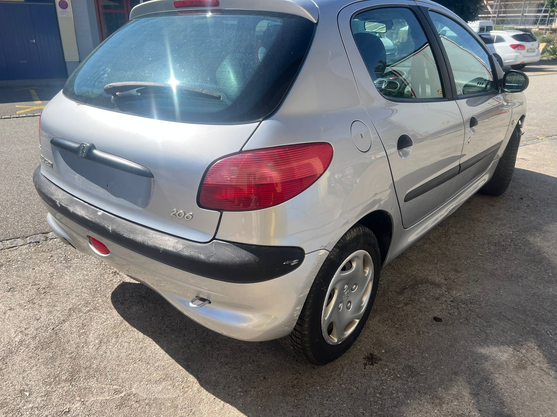 PEUGEOT 206 1.6 16V (XT) Premium-image-3
